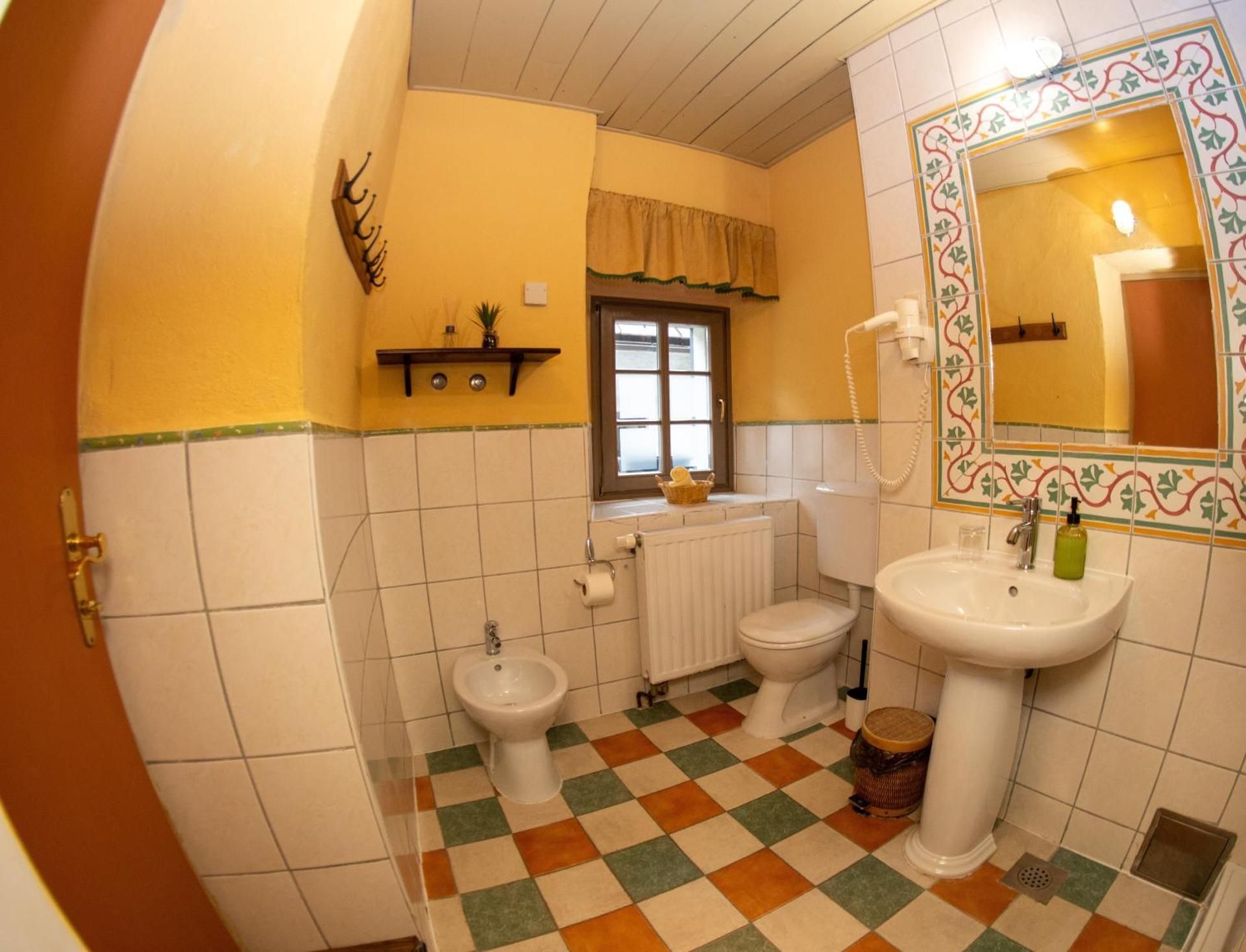 One-Bedroom Apartment (2 Adults)