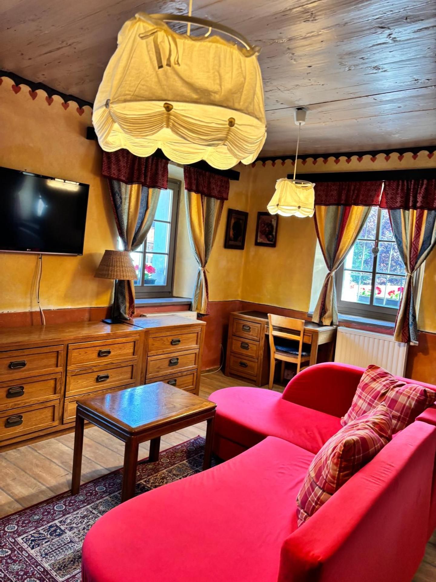 Two-Bedroom Apartment (5 Adults)