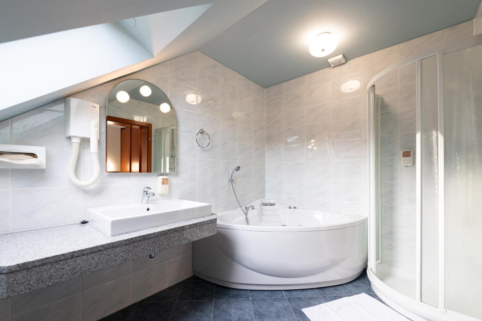 Superior Double Room with Spa Bath