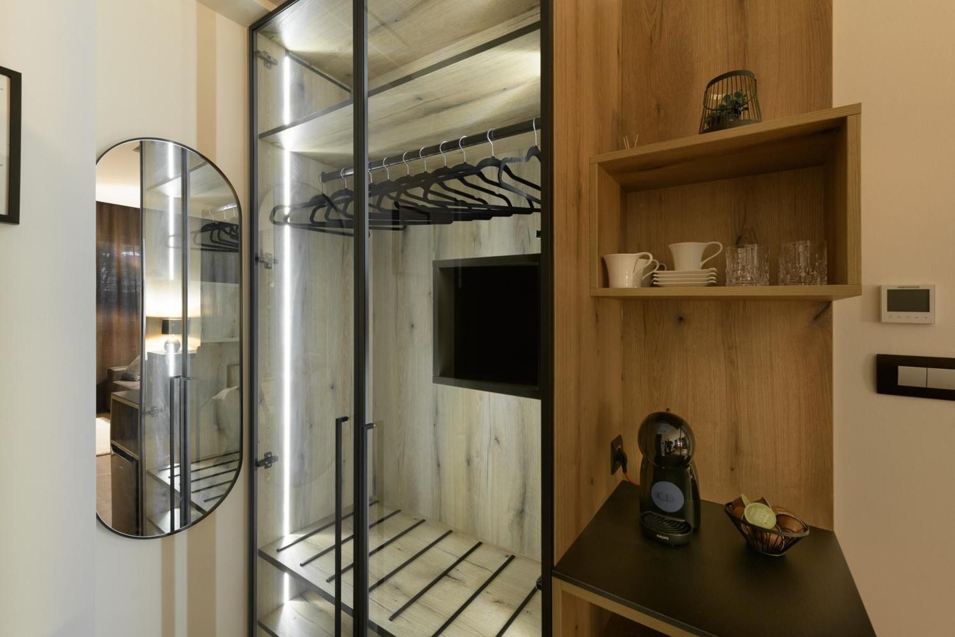 Deluxe King Suite