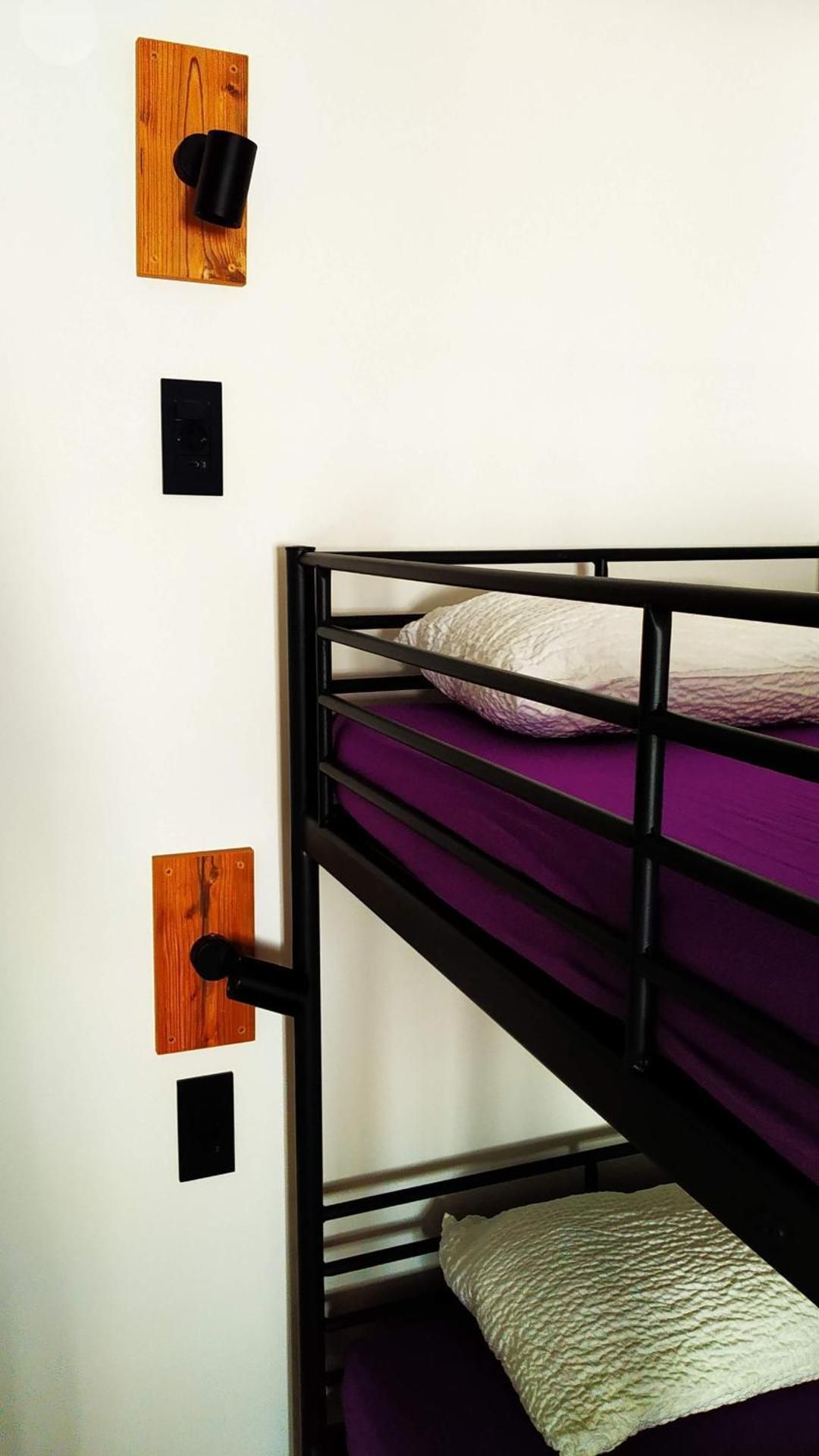 AdHoc Hostel Quadruple Room with Shared Bathroom 2
