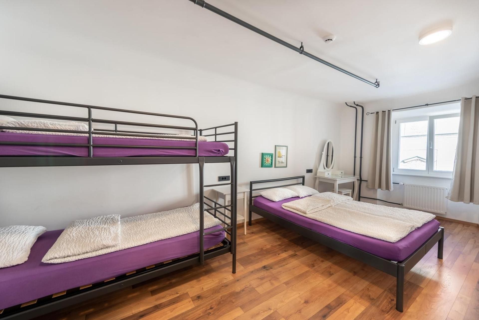 AdHoc Hostel Quadruple Room with Shared Bathroom