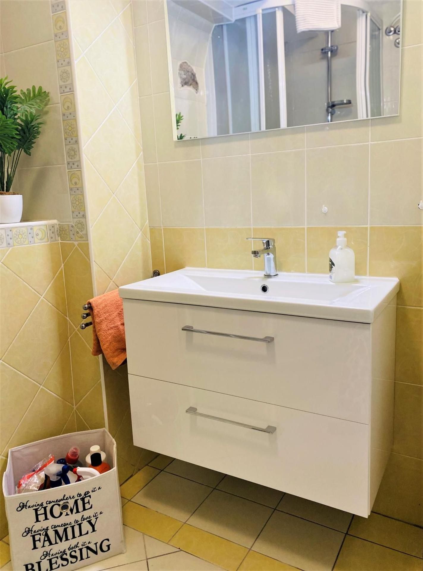 Under The Castle Apartments Ljubljana One-Bedroom Apartment with Shared Patio