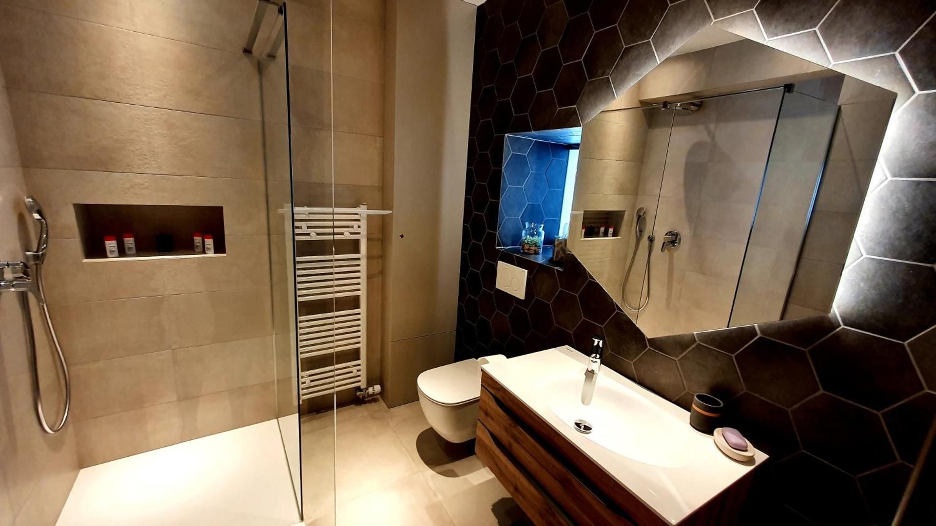 Quadruple Room with Private Bathroom