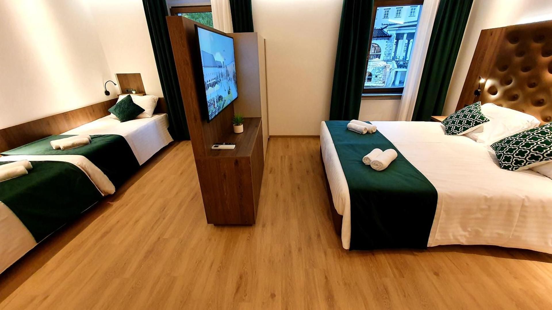 Quadruple Room with Private Bathroom