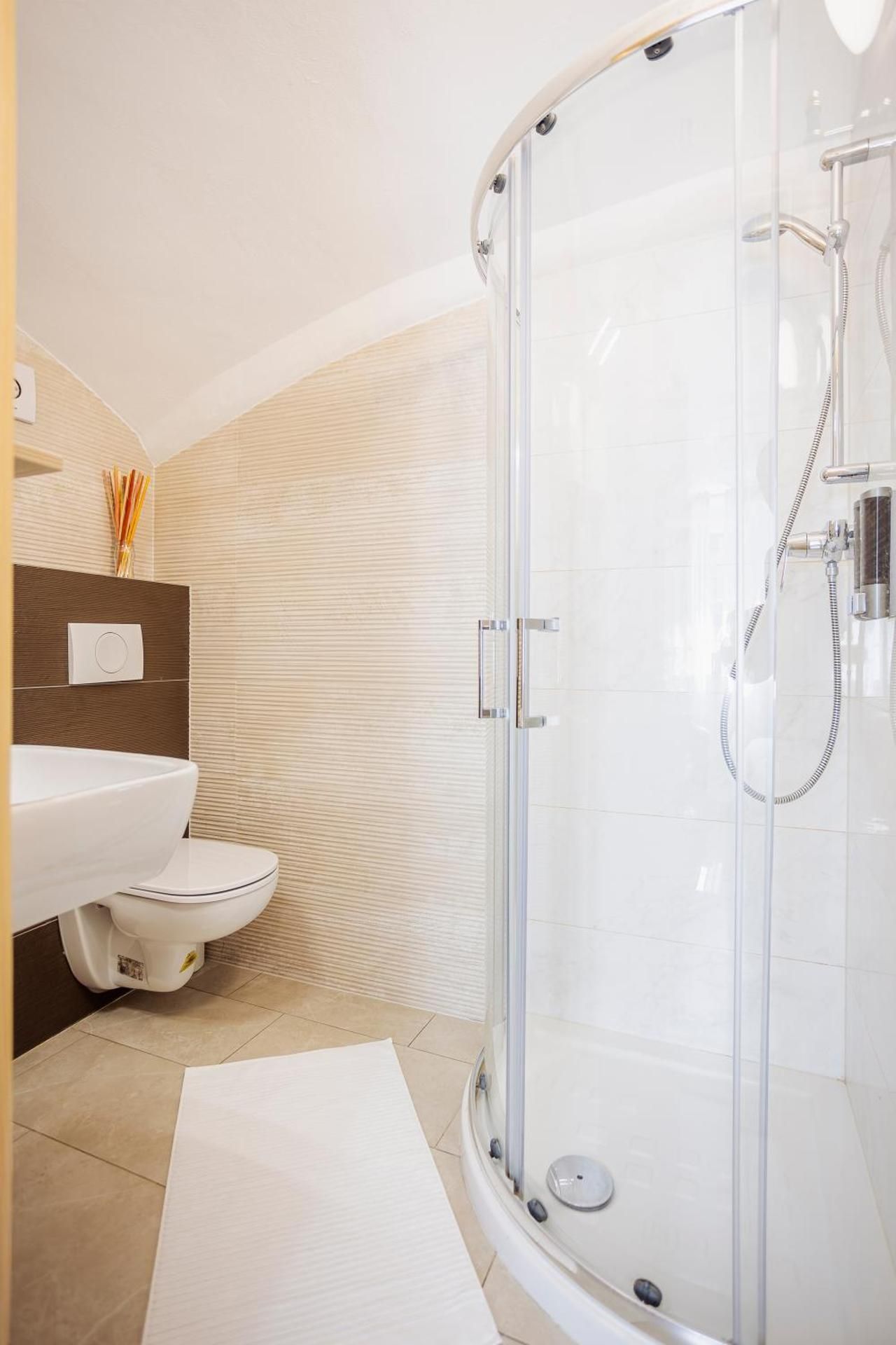 Hotel Siska Economy Double Room 2