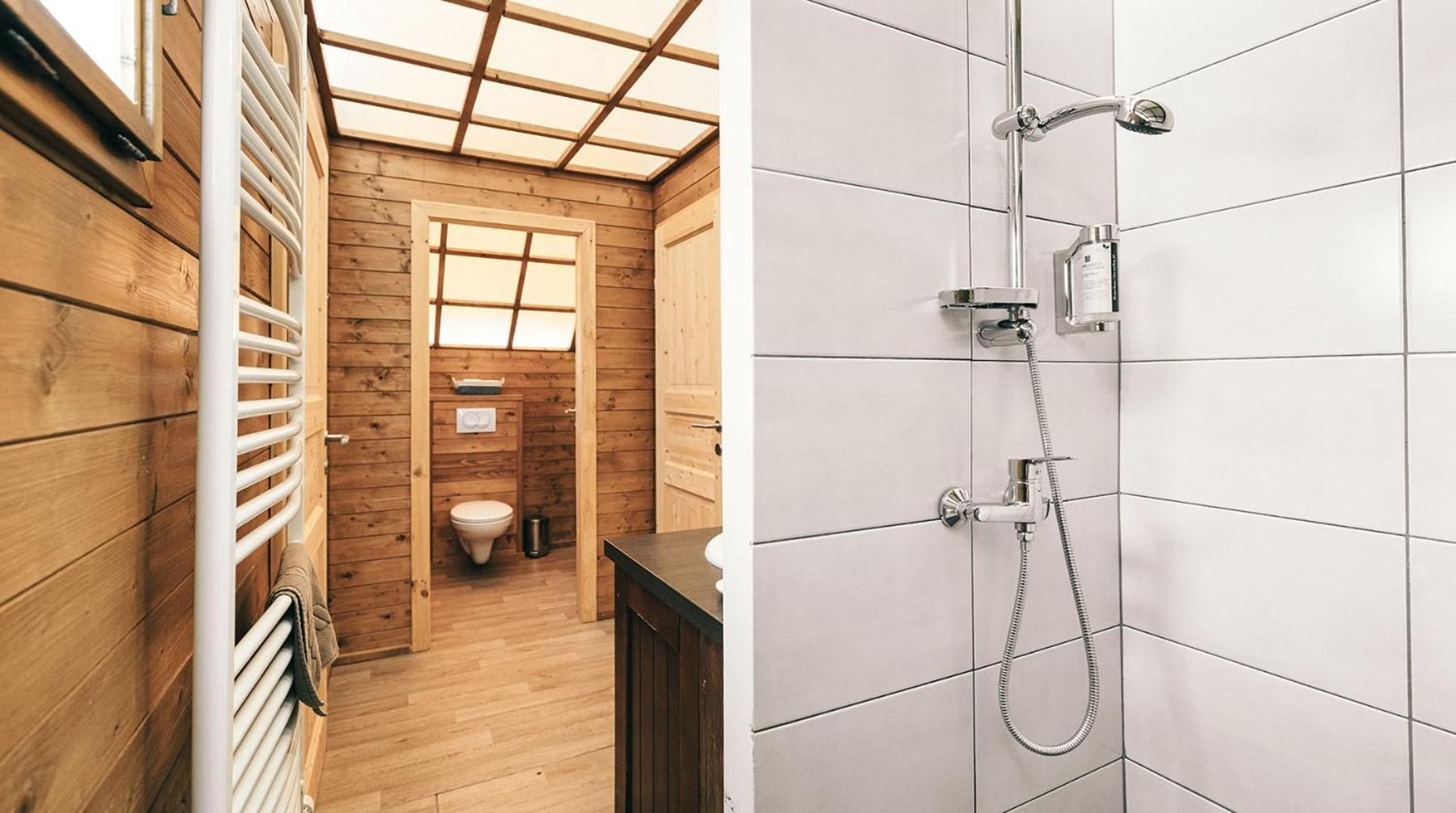 Glamping Tent with Wooden Hot Tub