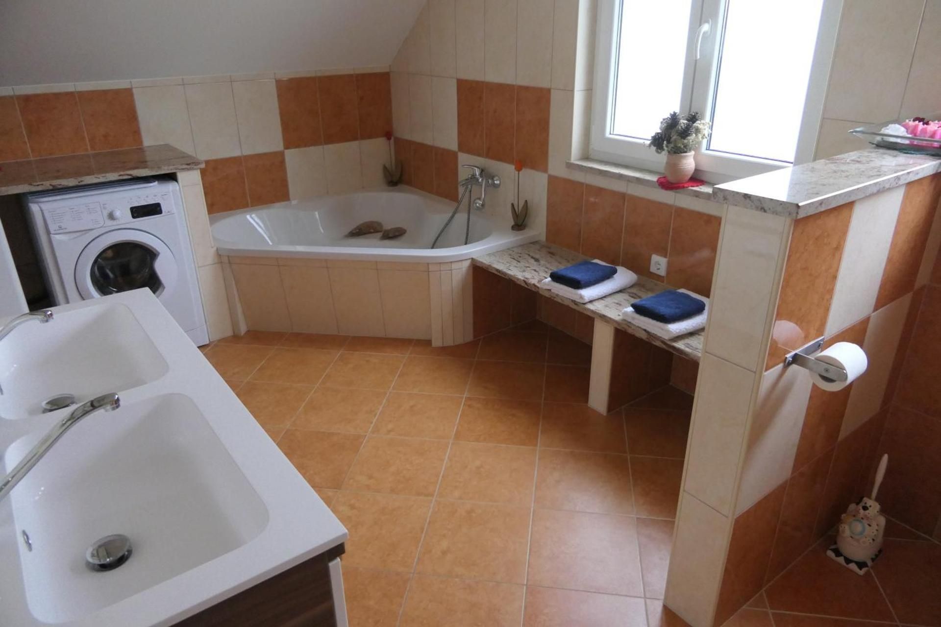 Double or Twin Room with Bathroom