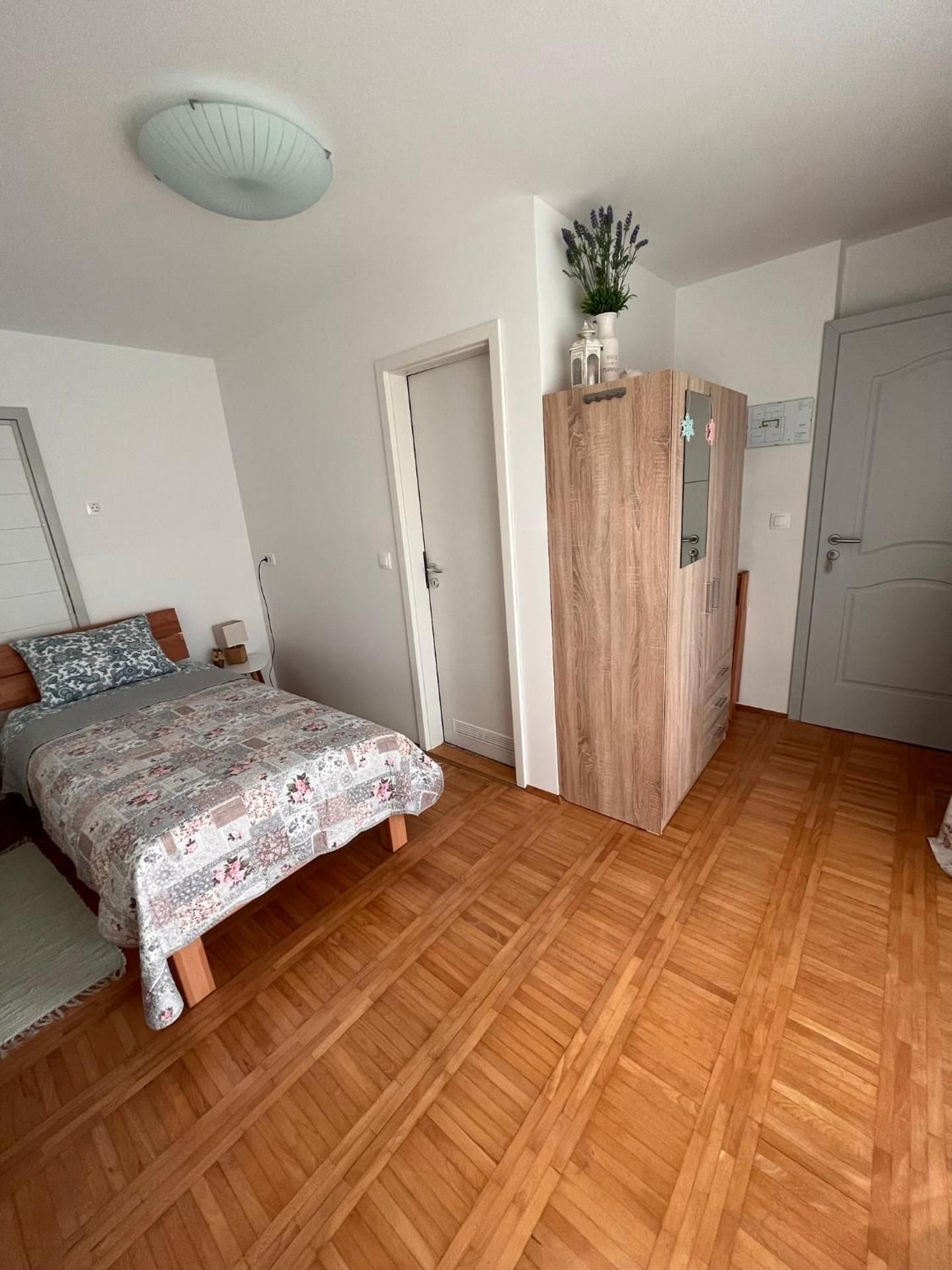 Villa Mint&Lavender Twin Room with Private Bathroom 2