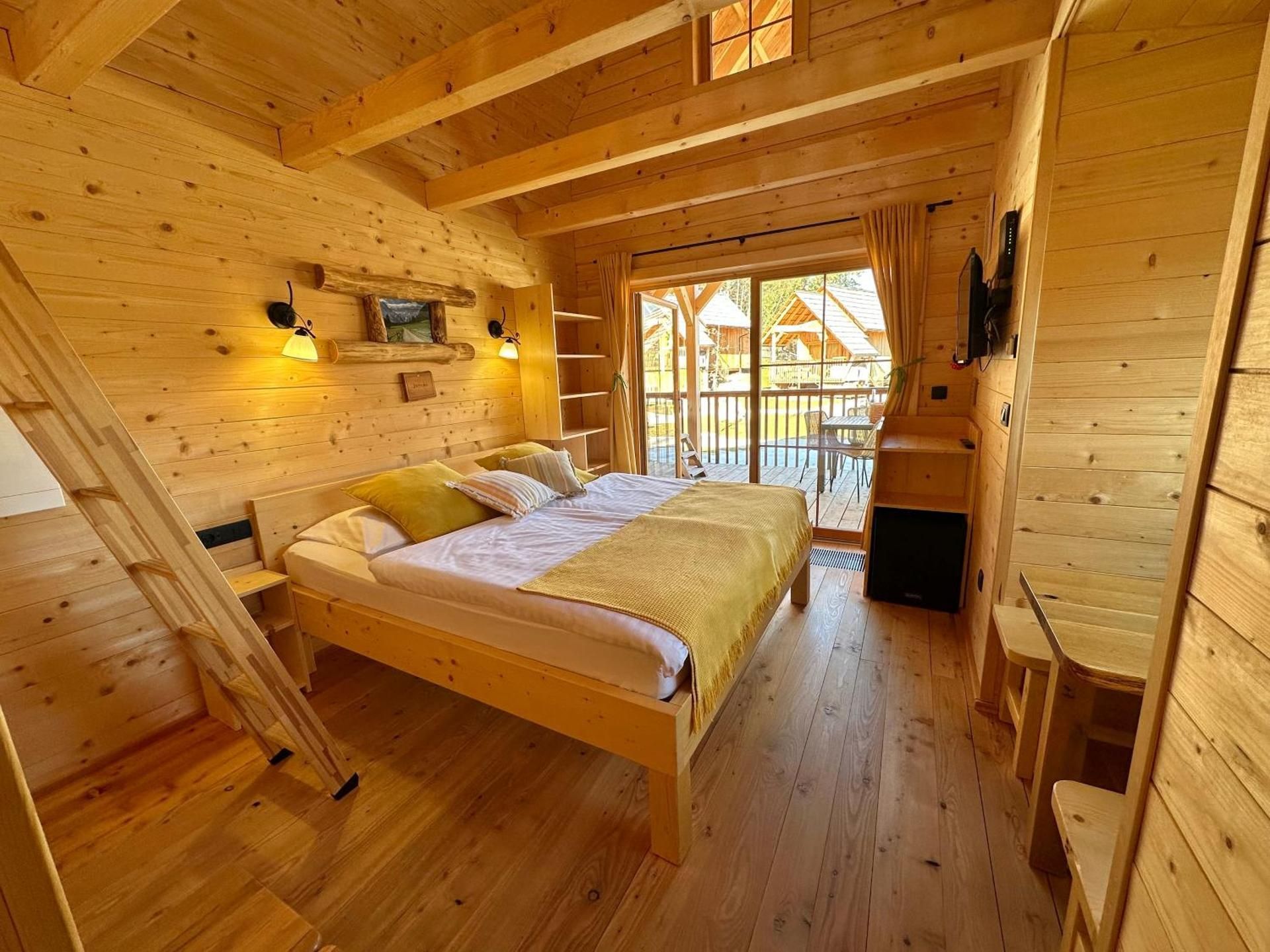 Ribno Luxury Glamping Luxury Glamping House with Wooden Tub and Sauna