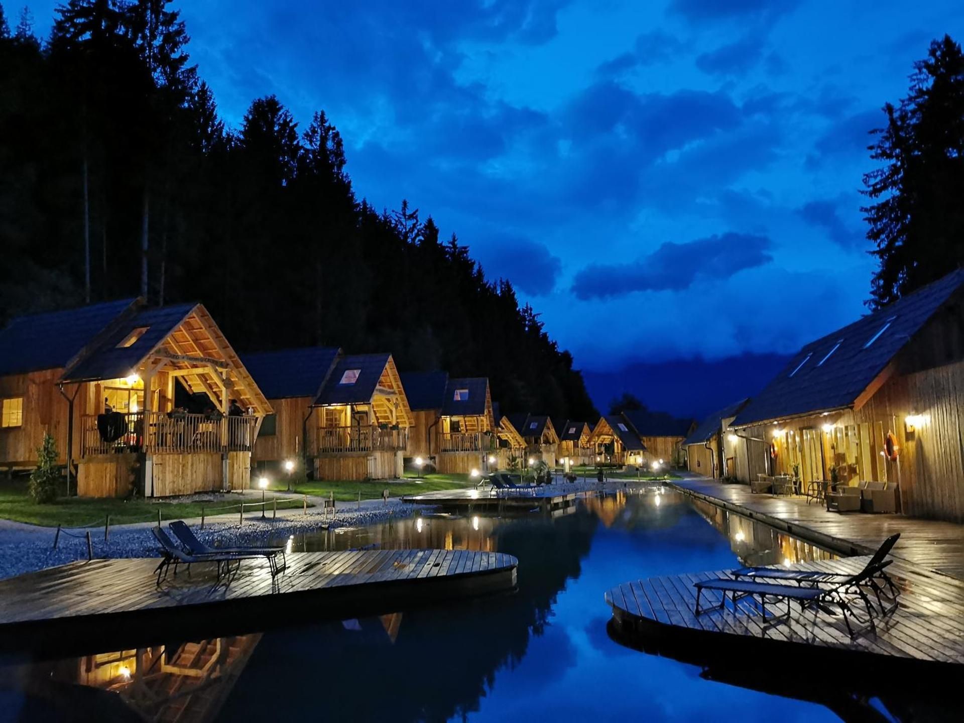 Special offer - Luxury Glamping House with Wooden Tub and Sauna - Romantic Package