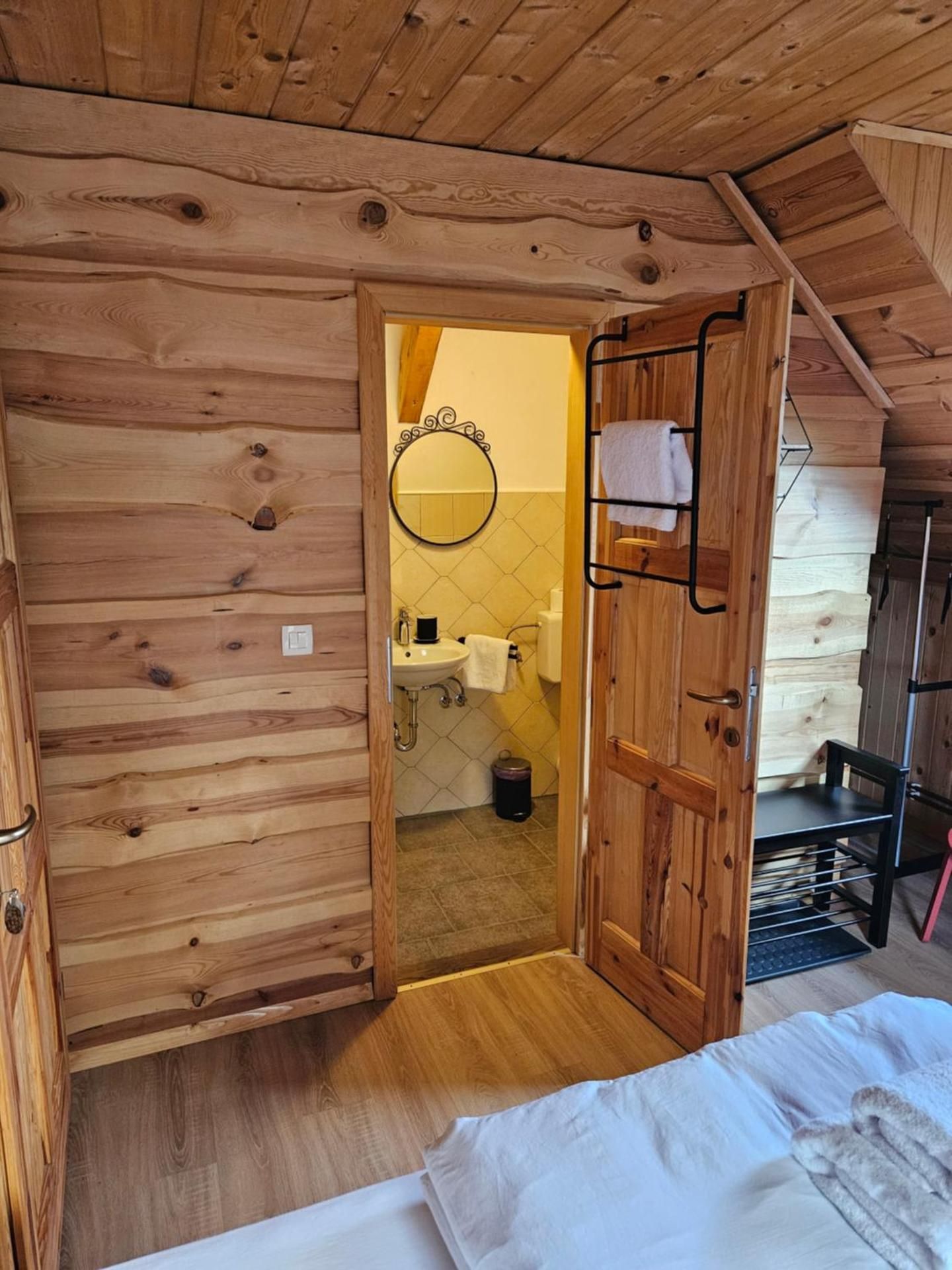 Koca na Talezu Economy Double Room 3