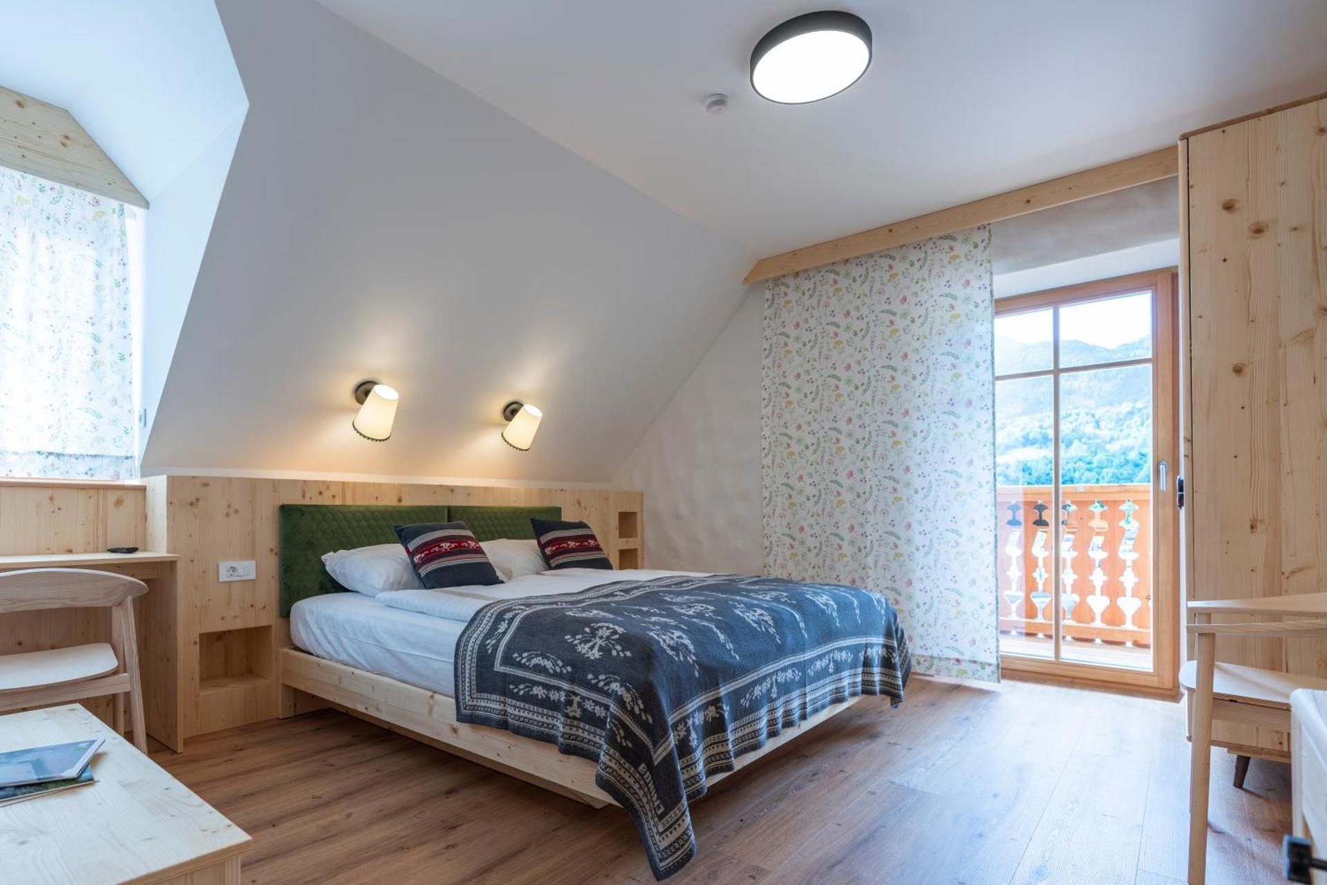 Double Room with Mountain View