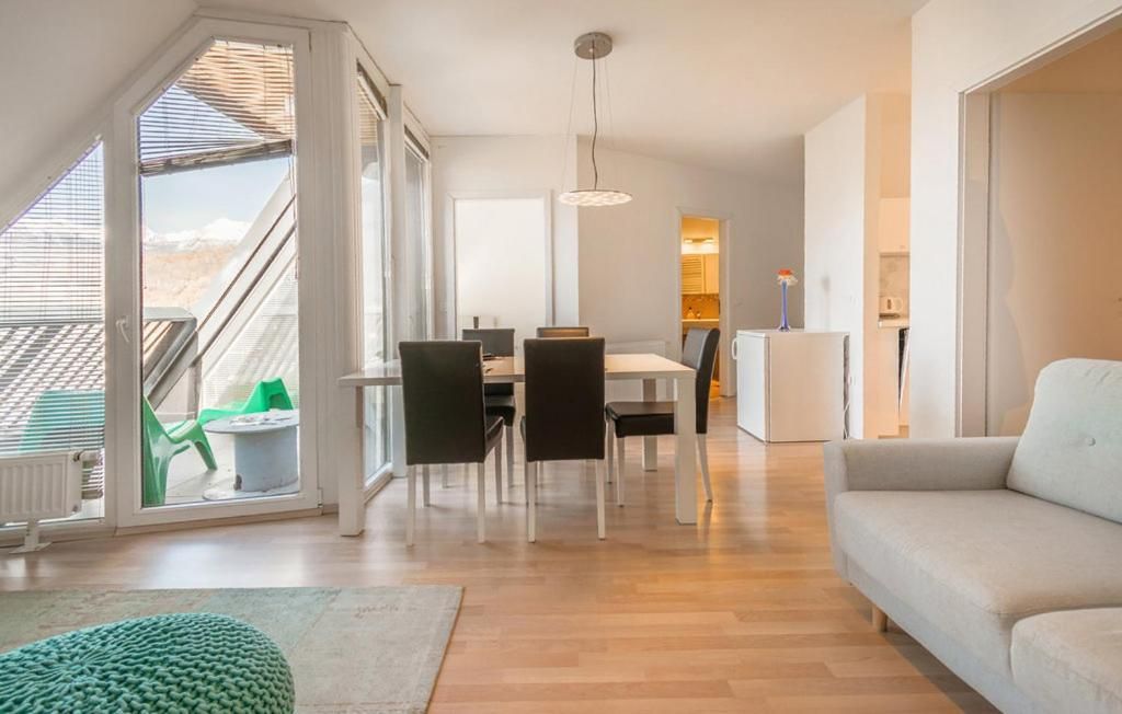 Two-Bedroom Deluxe Apartment with Balcony