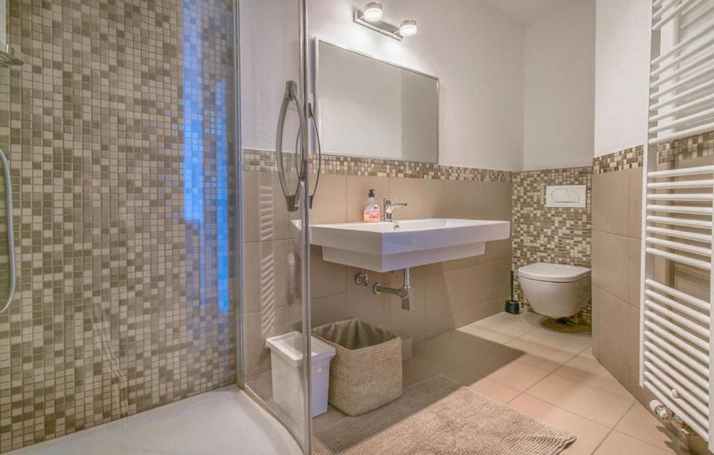 Two-Bedroom Deluxe Apartment with Balcony