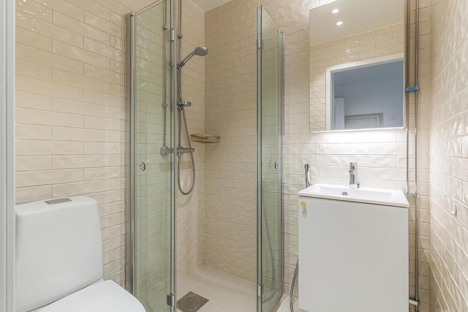 Two-Bedroom Deluxe Apartment with Balcony