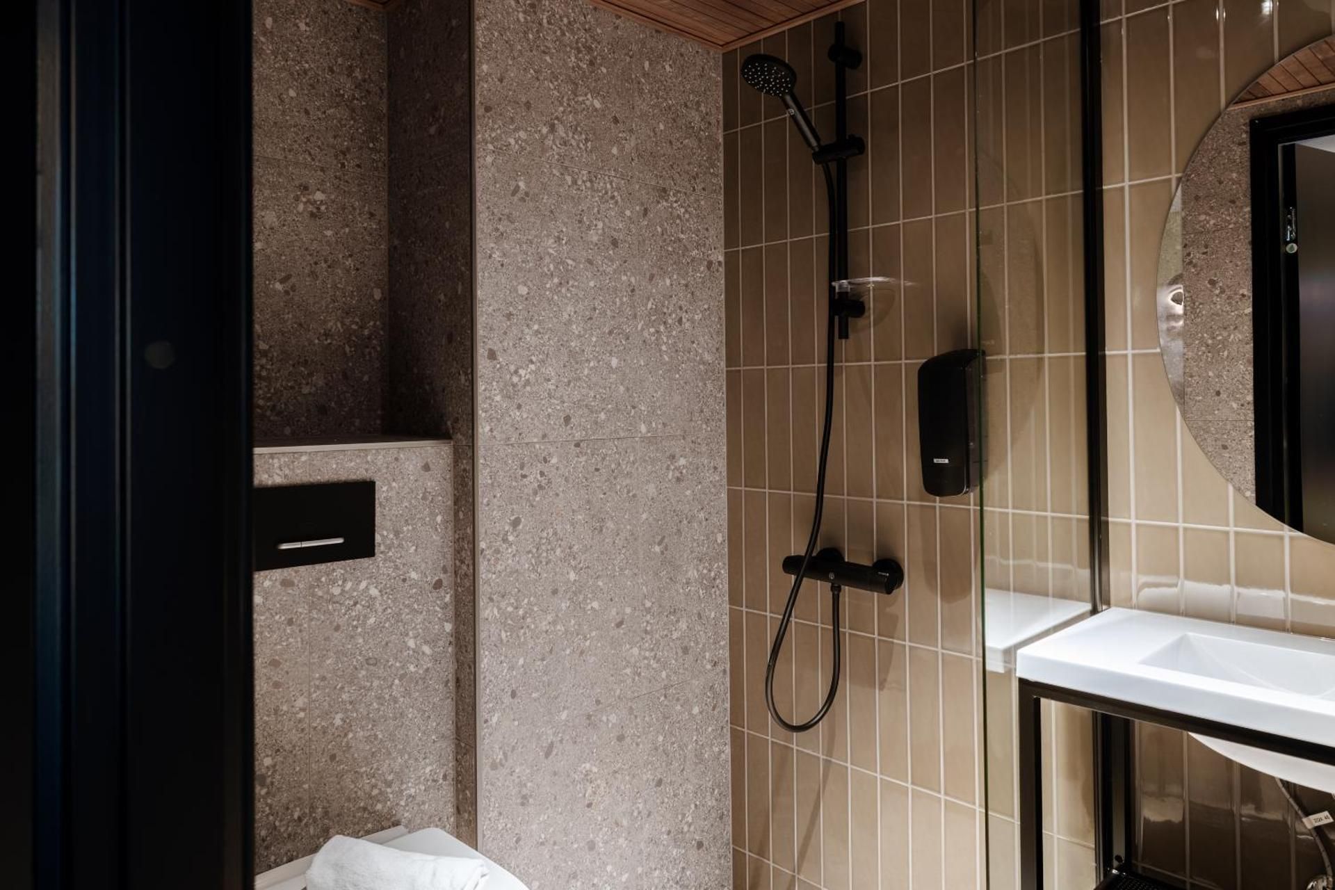 Studio Apartment with One Double Bed