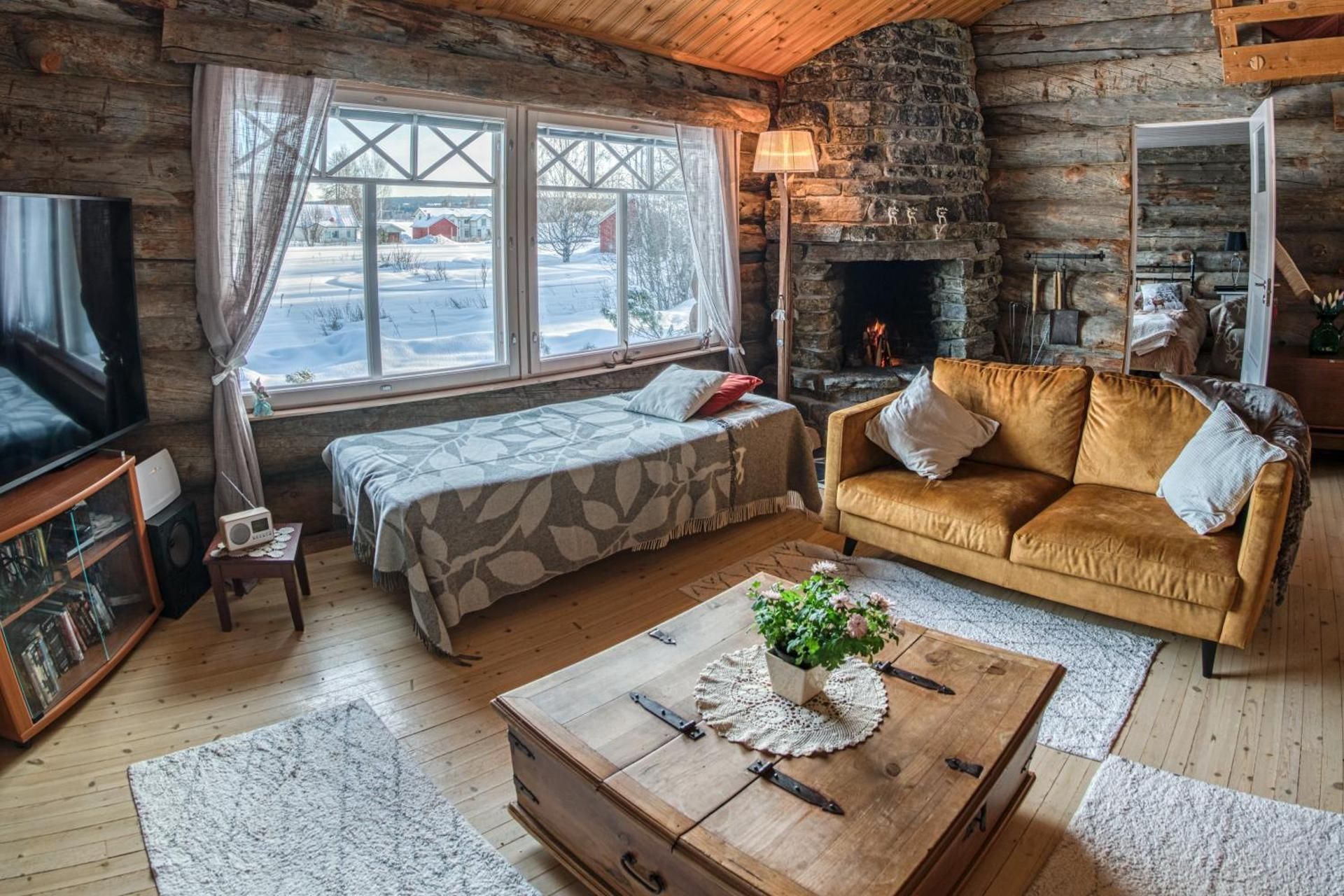Double Room with Shared Bathroom