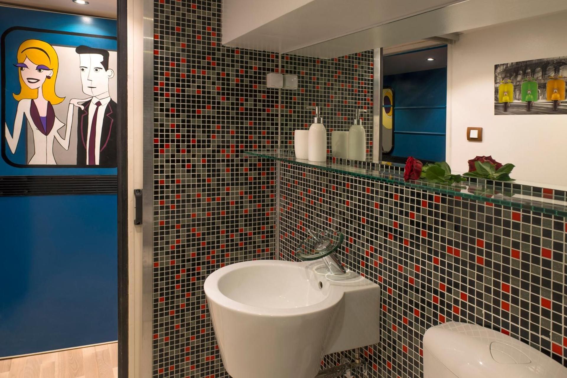 Studio Apartment Moto Design