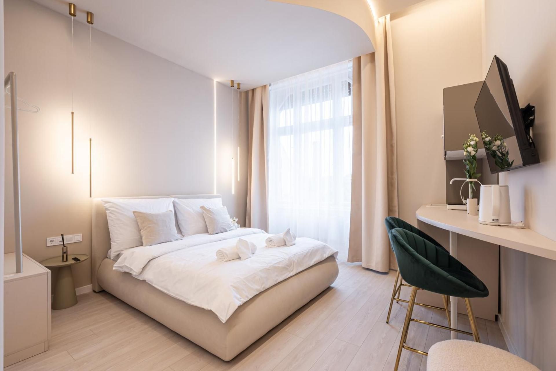 DELUXE APARTMENT
