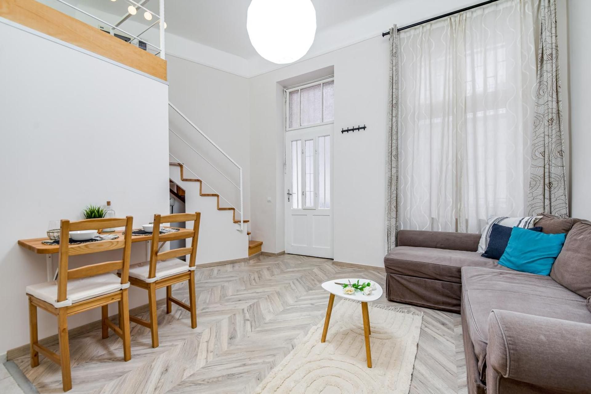 Studio - Split Level