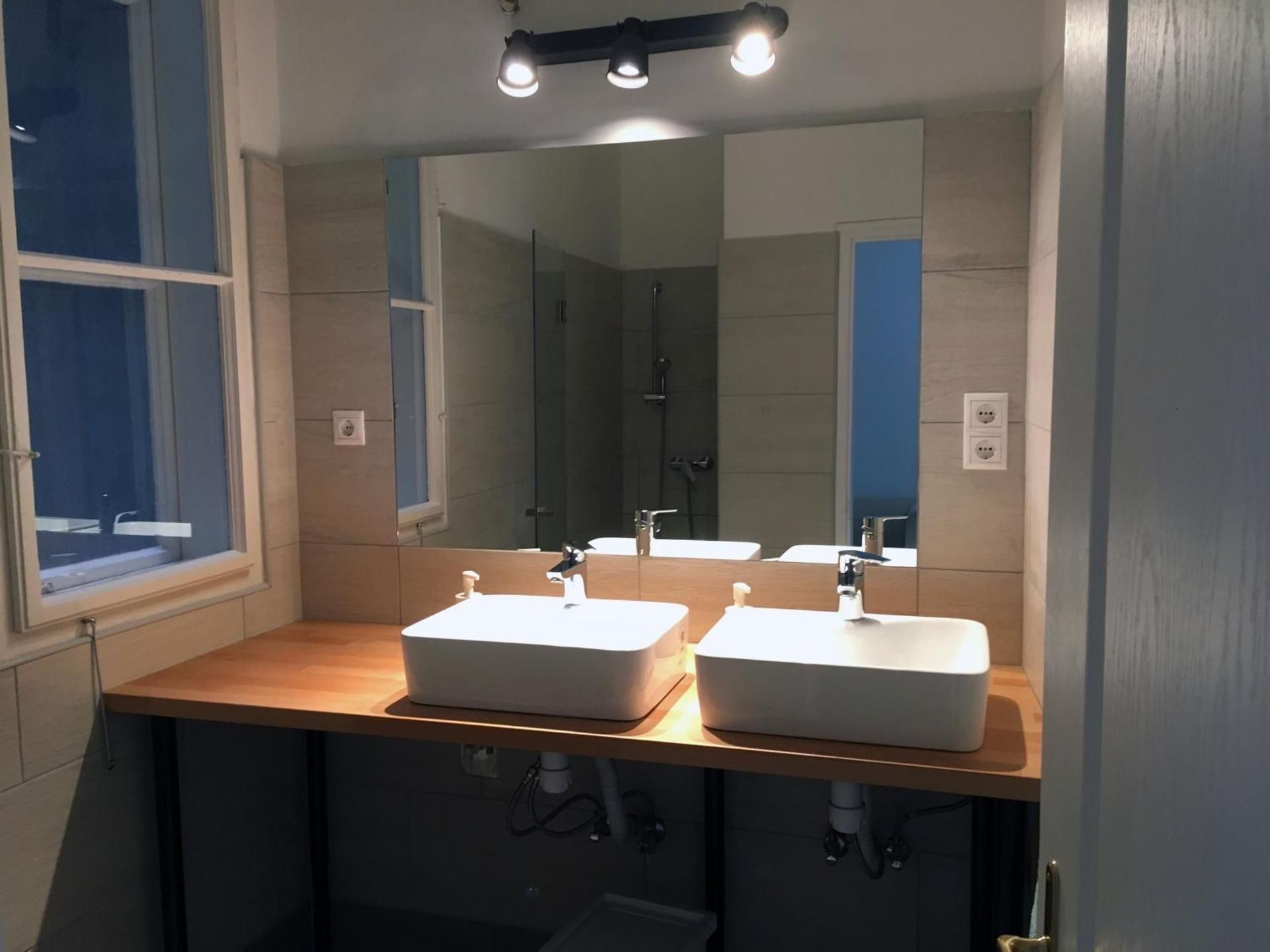 Standard Twin Room with Shared Bathroom