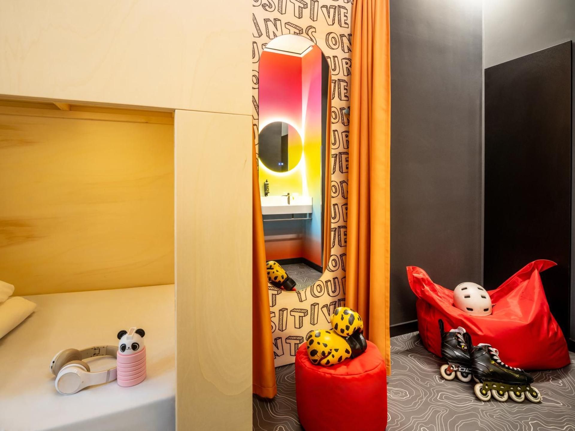 1 Bed in a 8 People Mixed Shared Dormitory