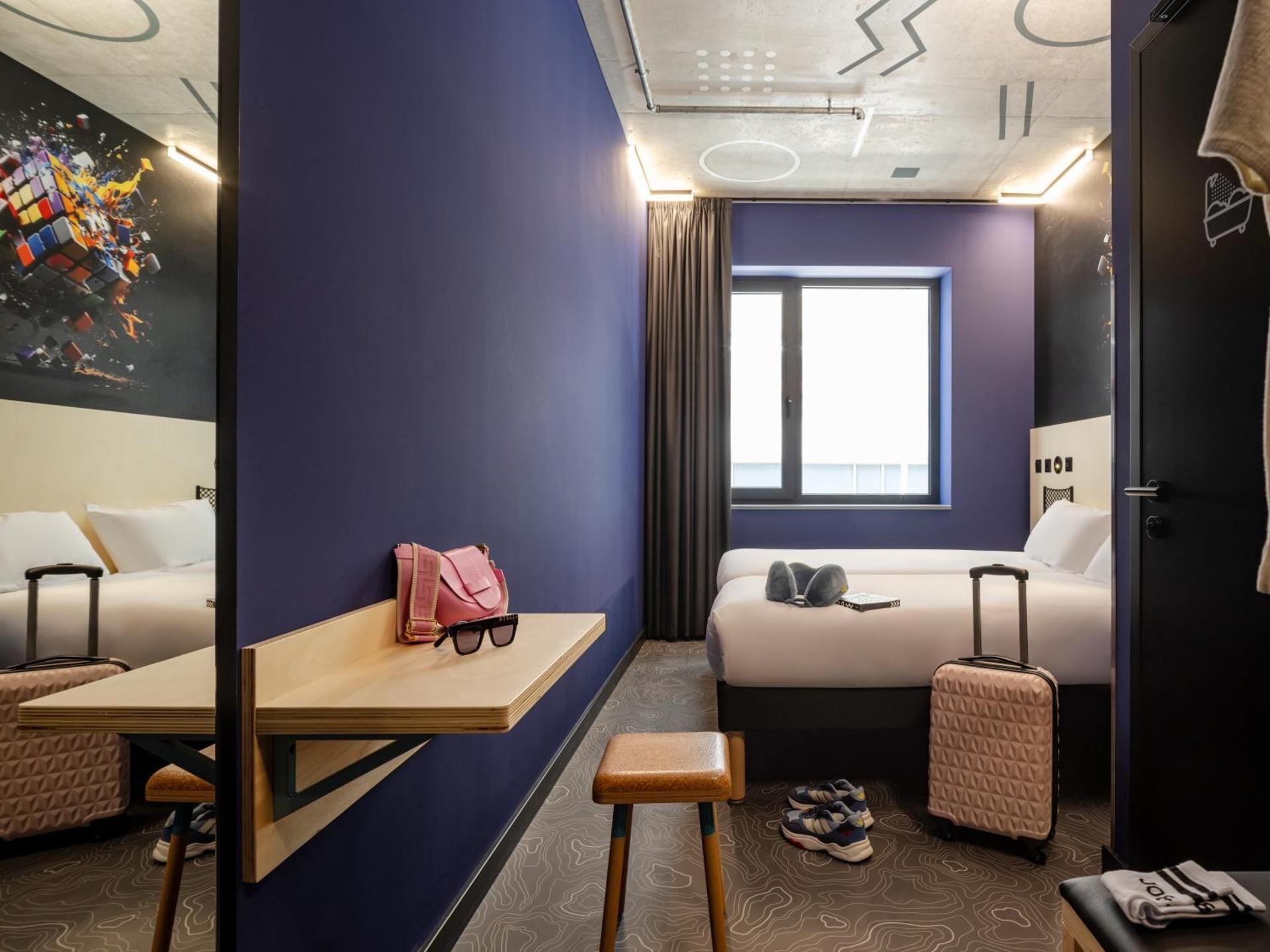 JO&JOE Budapest Double Room - Mobility Accessible 3