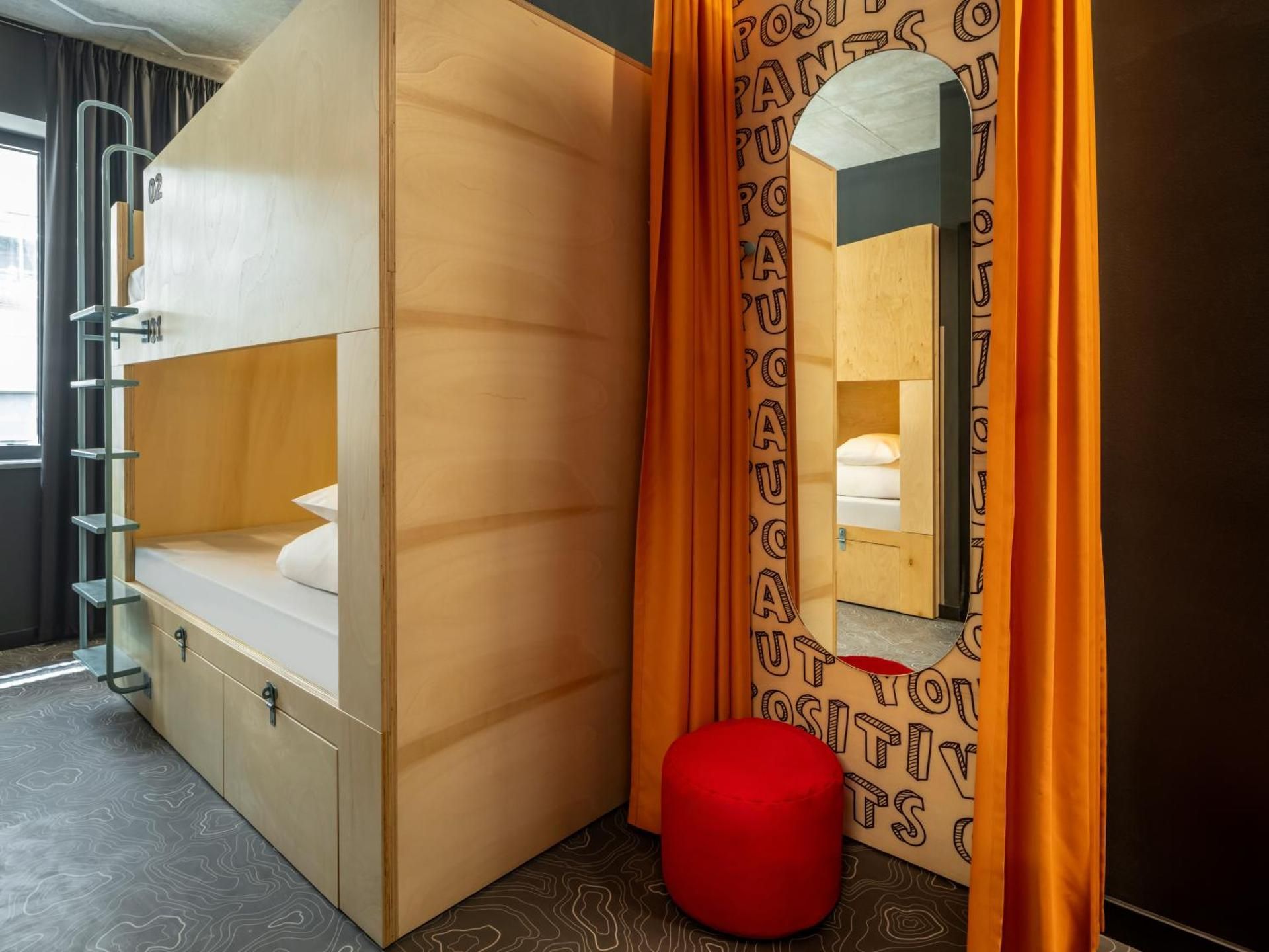 Private Bedroom for 6 people