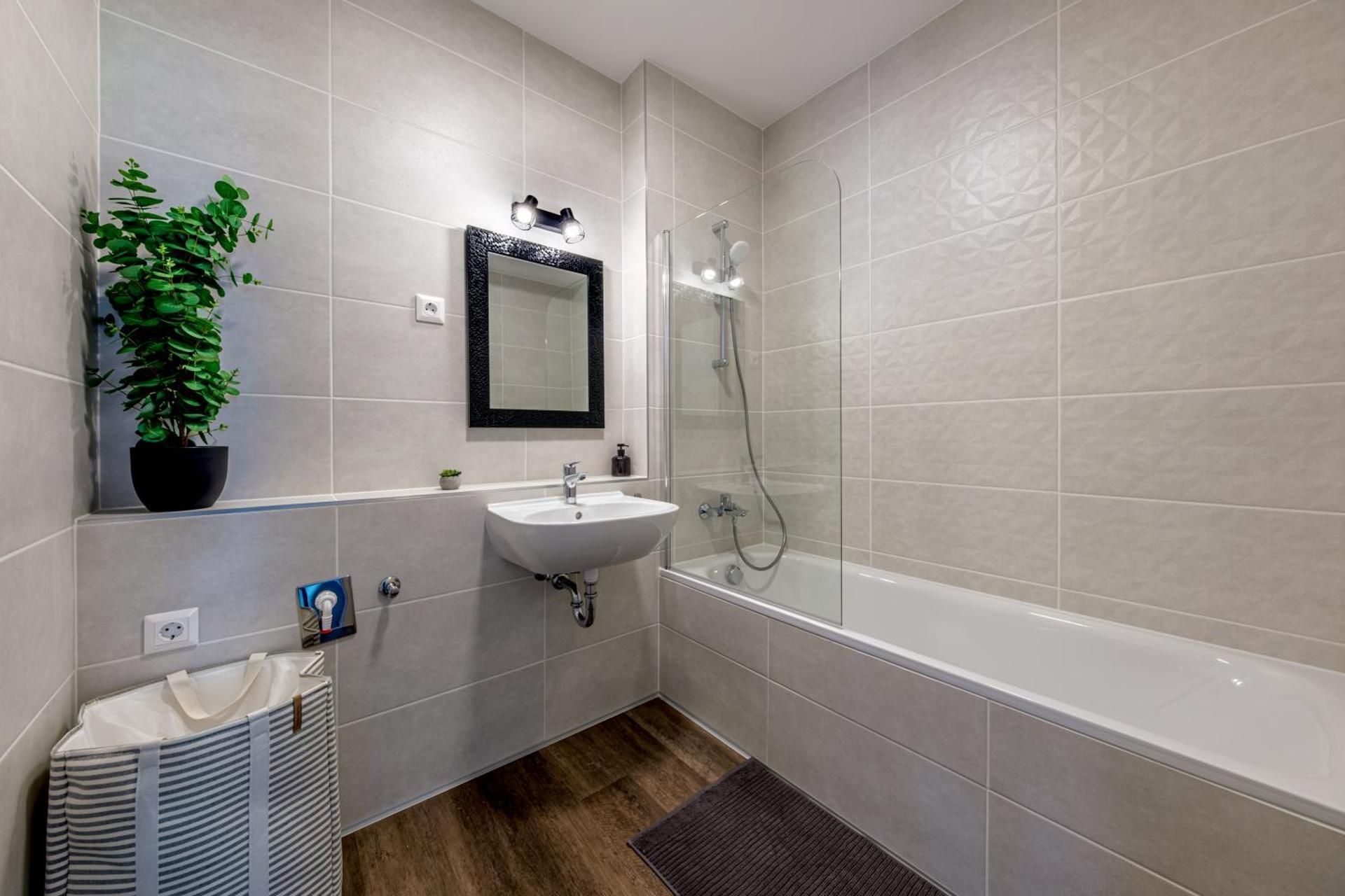 One-Bedroom Apartment - Non-Smoking