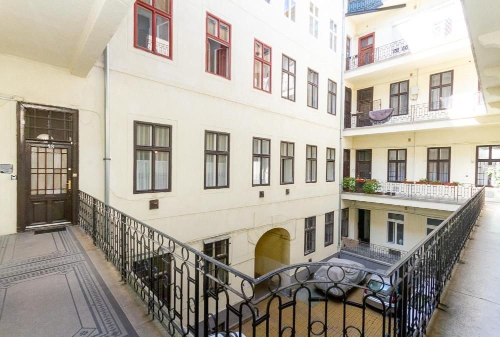 Spacious Stay 3BDR Getaway Suite by NW