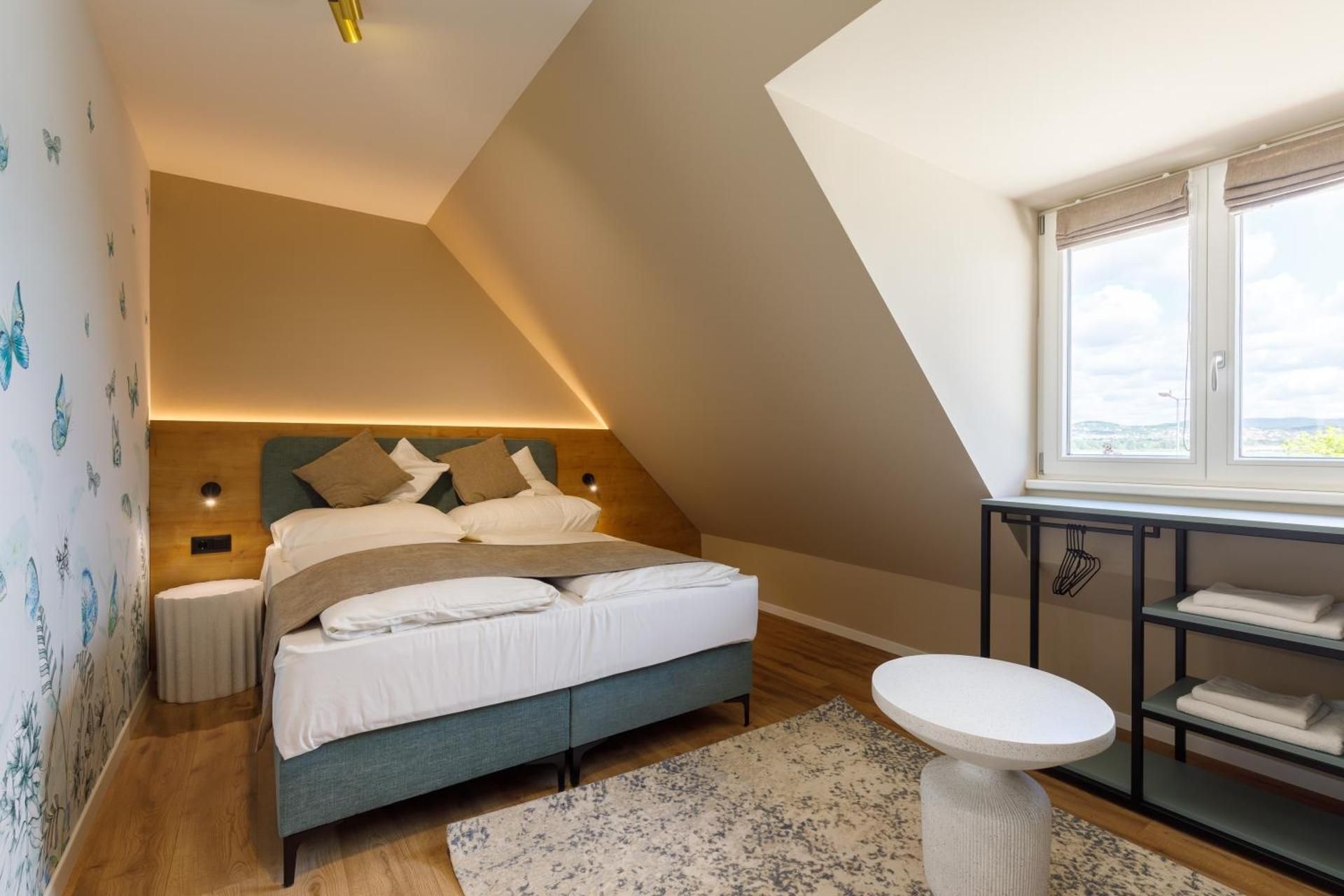 Double Room with Lake View