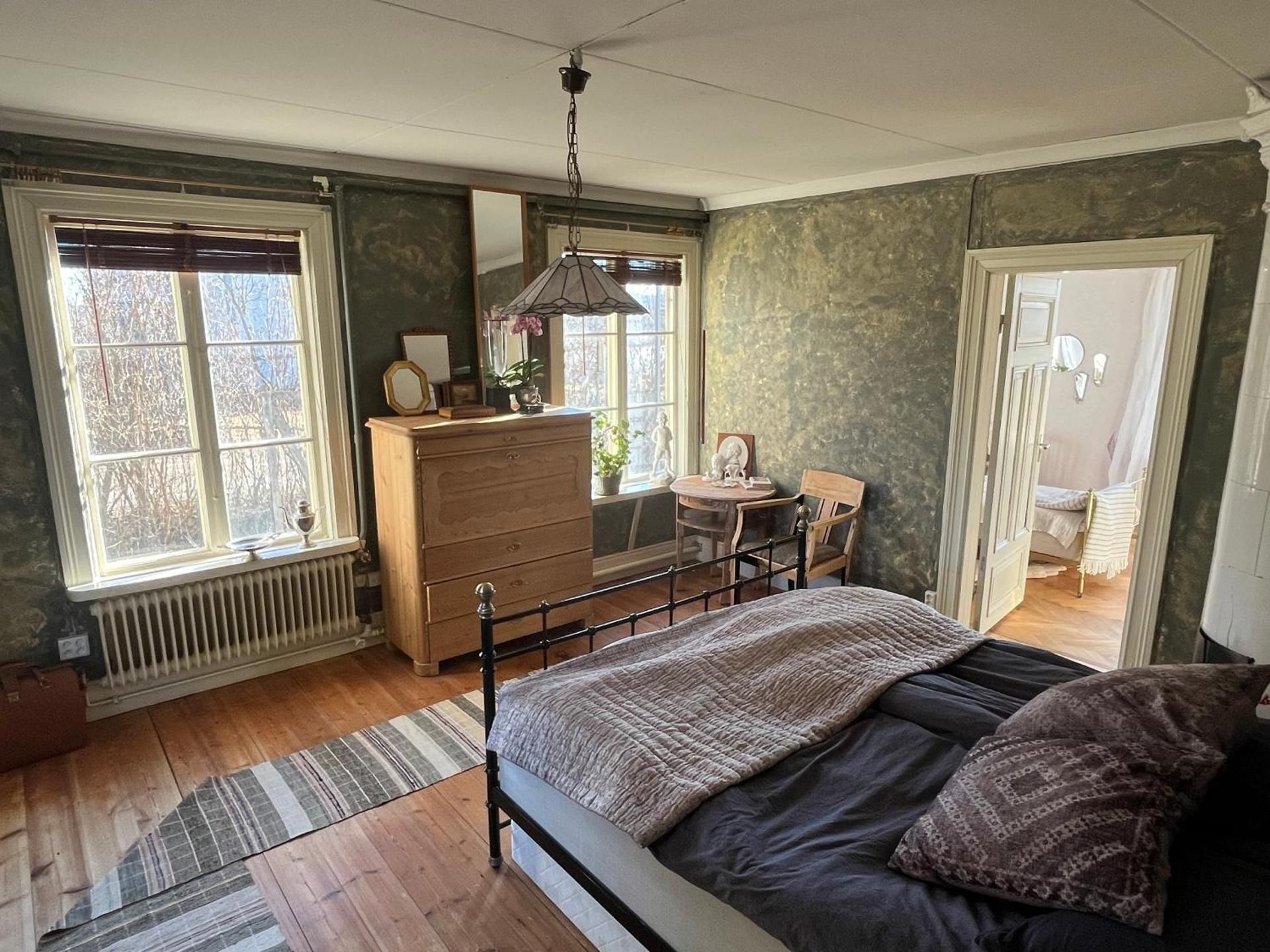 Standard Double Room with Shared Bathroom