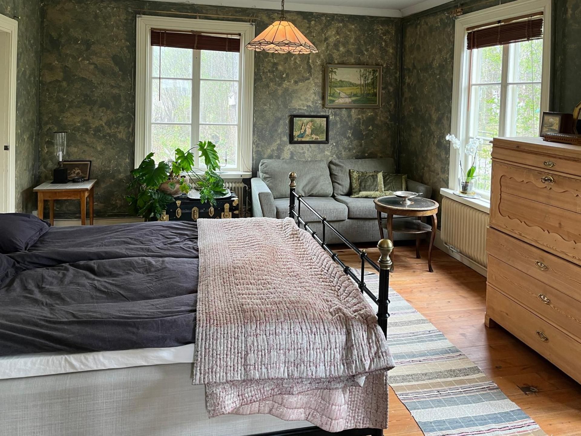Standard Double Room with Shared Bathroom