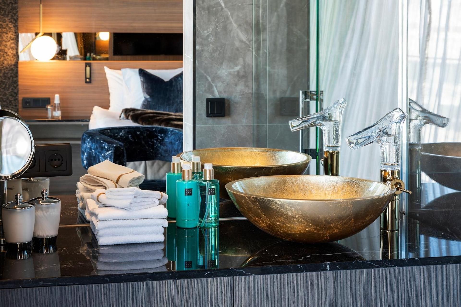 Penthouse – min. age 25+