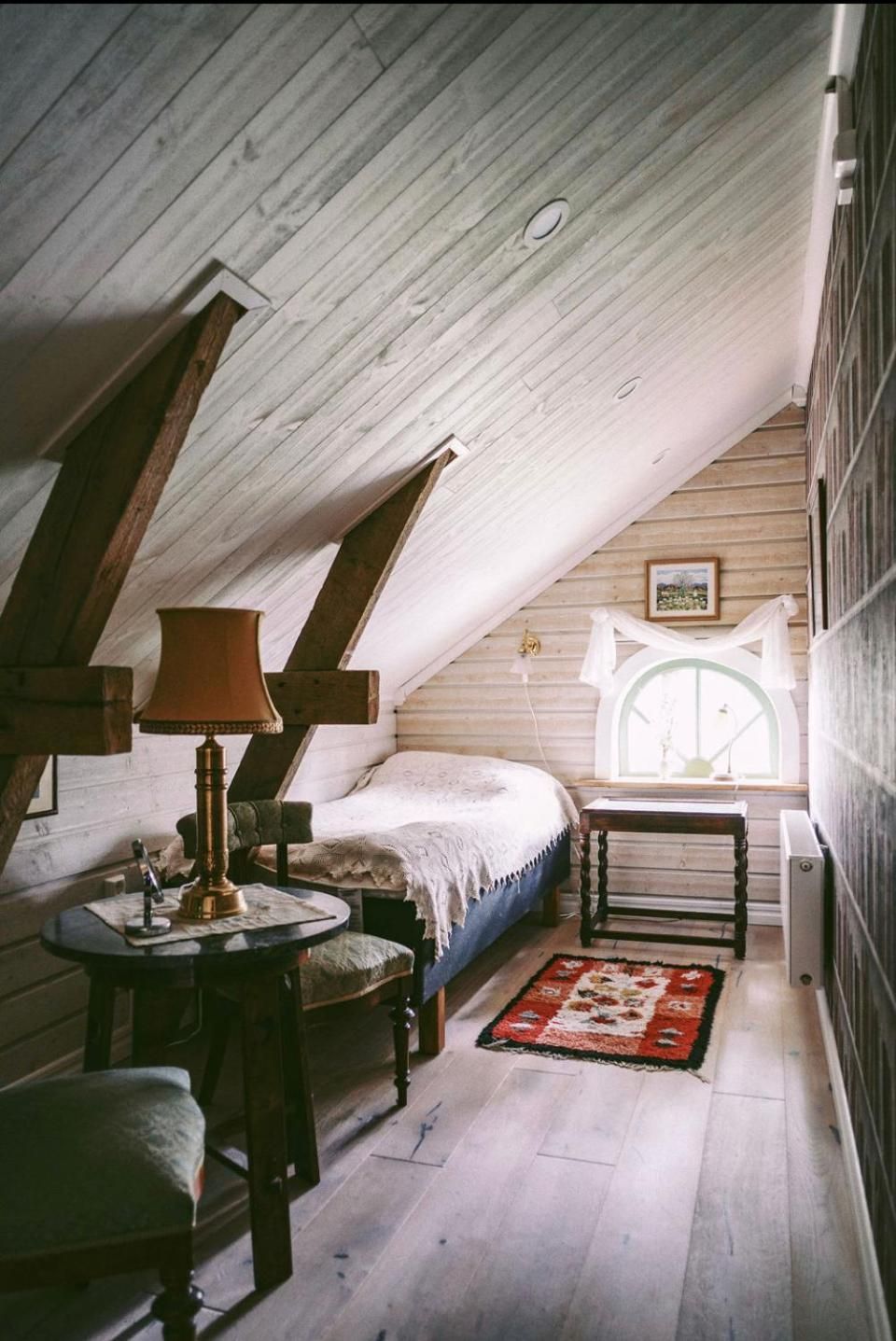 Single Room with Shared Bathroom