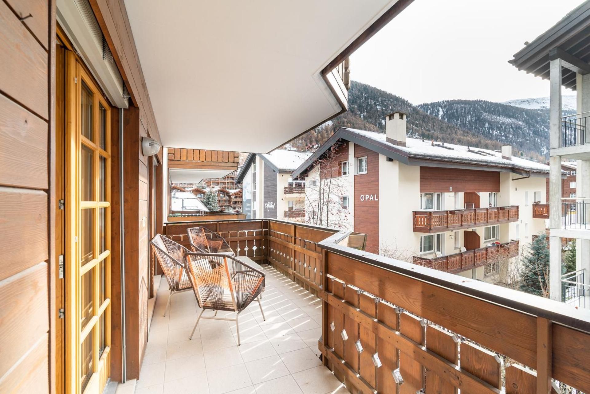 Apartment with Garden View