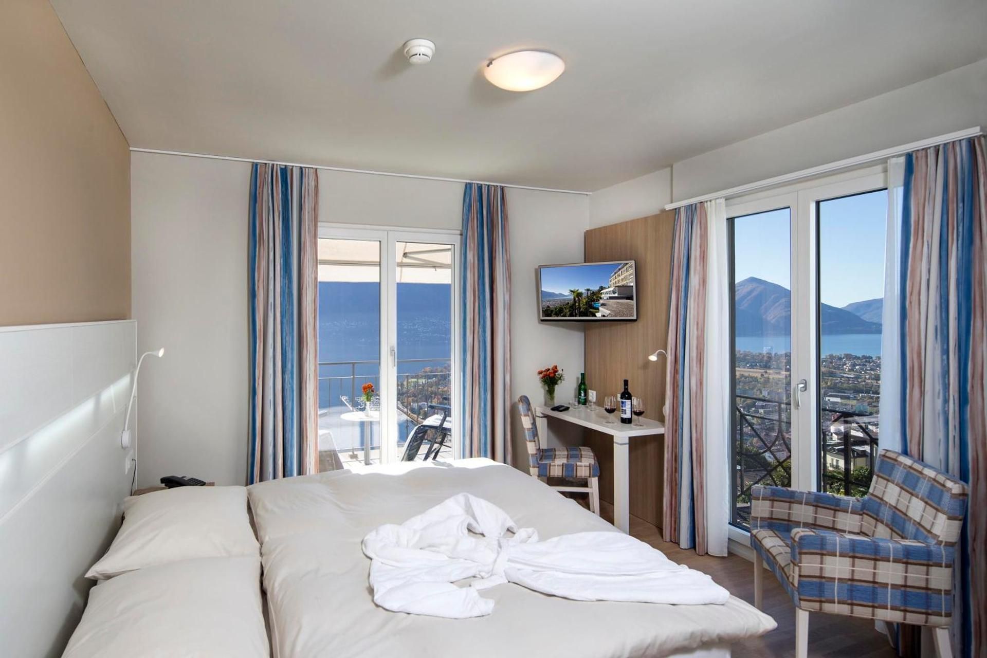Lifestyle Double or Twin Room with Lake View