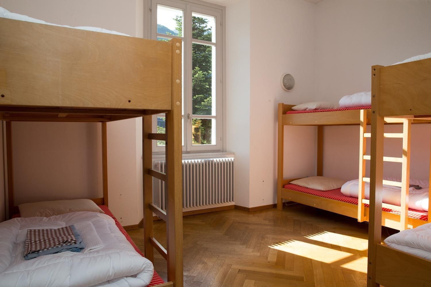 Single Bed in Mixed Dormitory Room