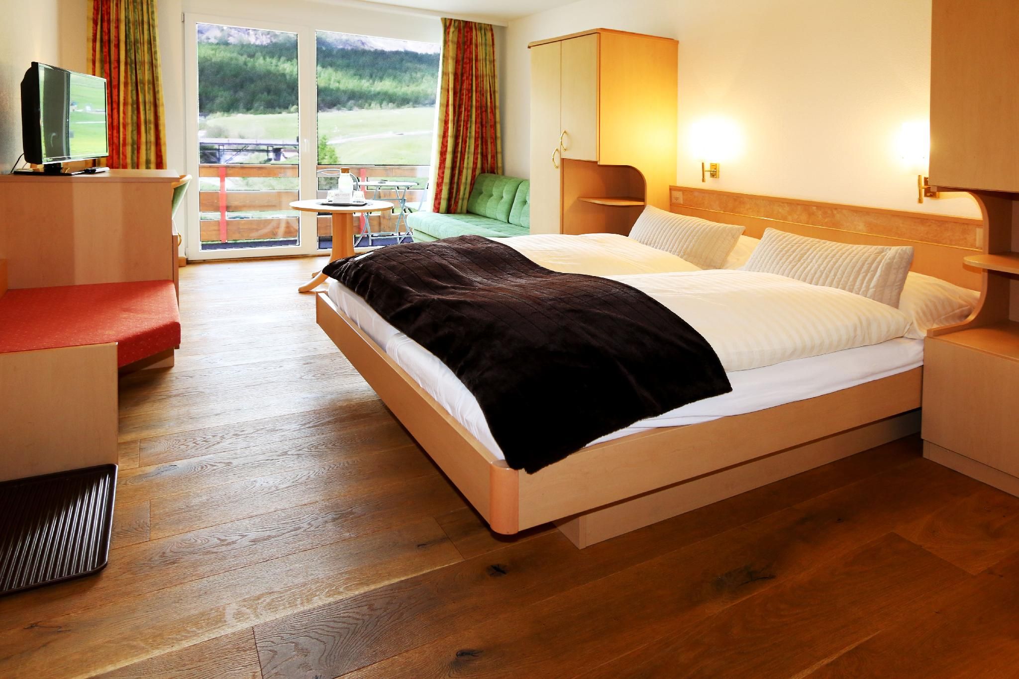 Double Room with Balcony with Breakfast Included