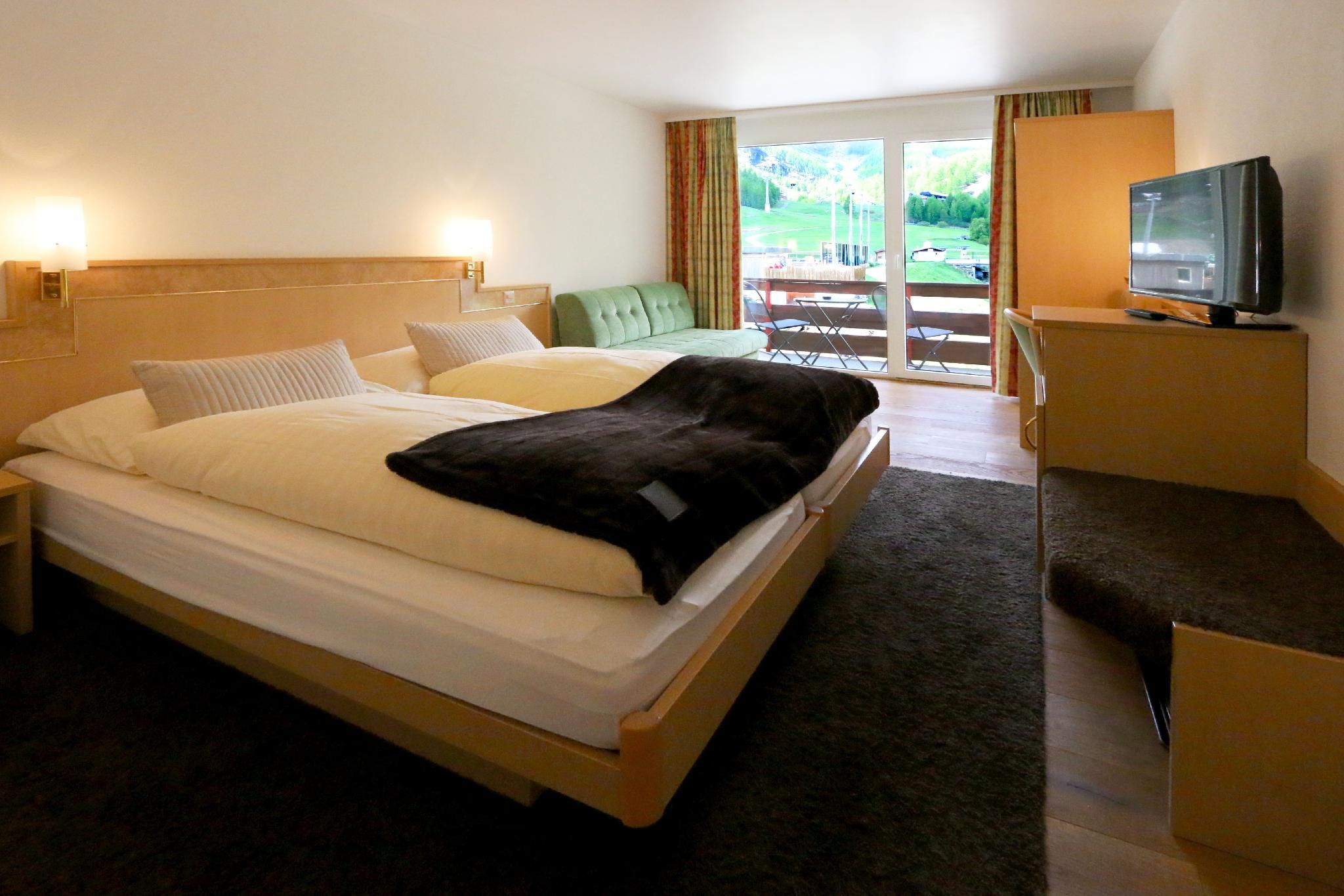 Double Room with Balcony with Breakfast Included
