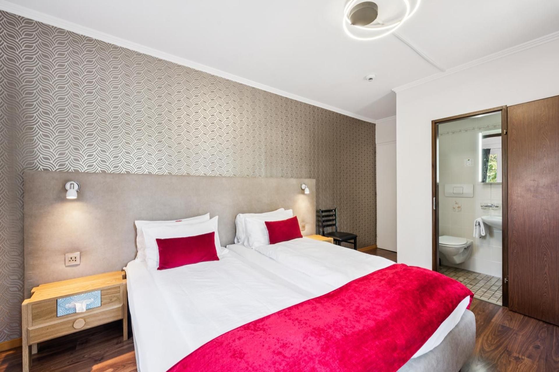 Bed & Breakfast Sonne Interlaken-Matten Deluxe Double or Twin Room with Balcony