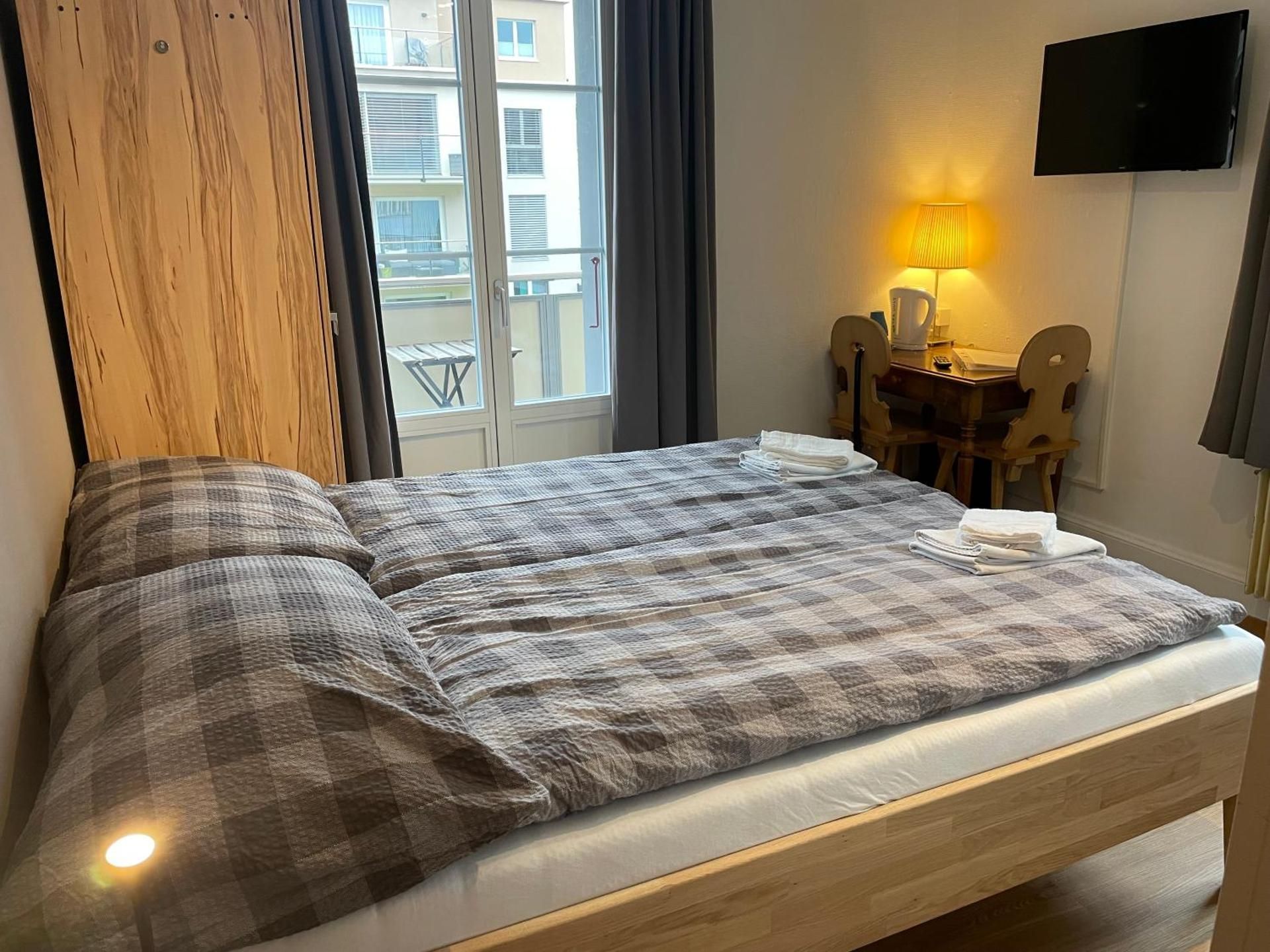 Interlaken Apartments Budget Double Room without kitchen 