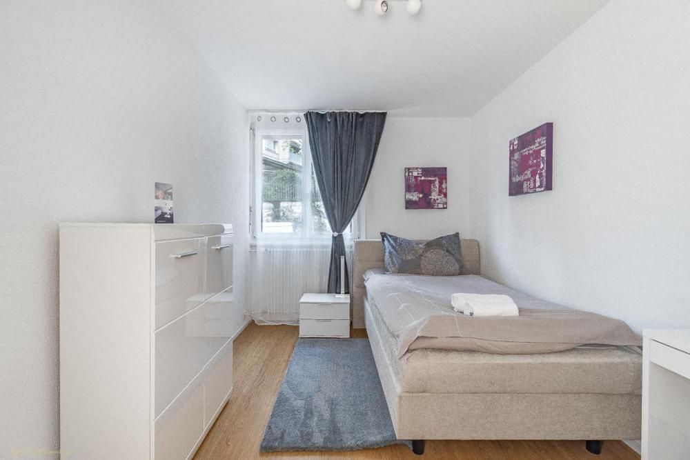 Single Room with Shared Bathroom