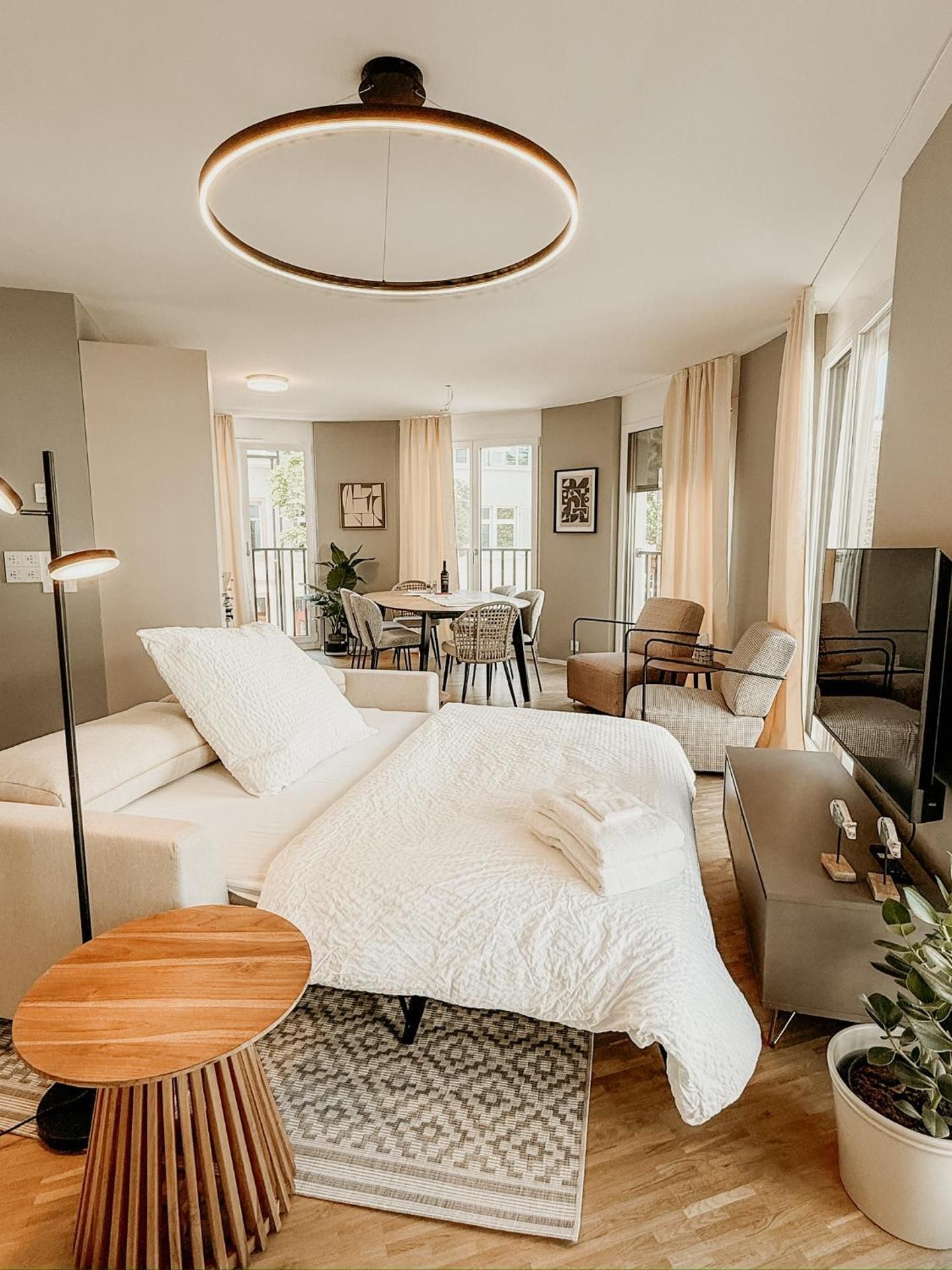 One-Bedroom Apartment with Balcony