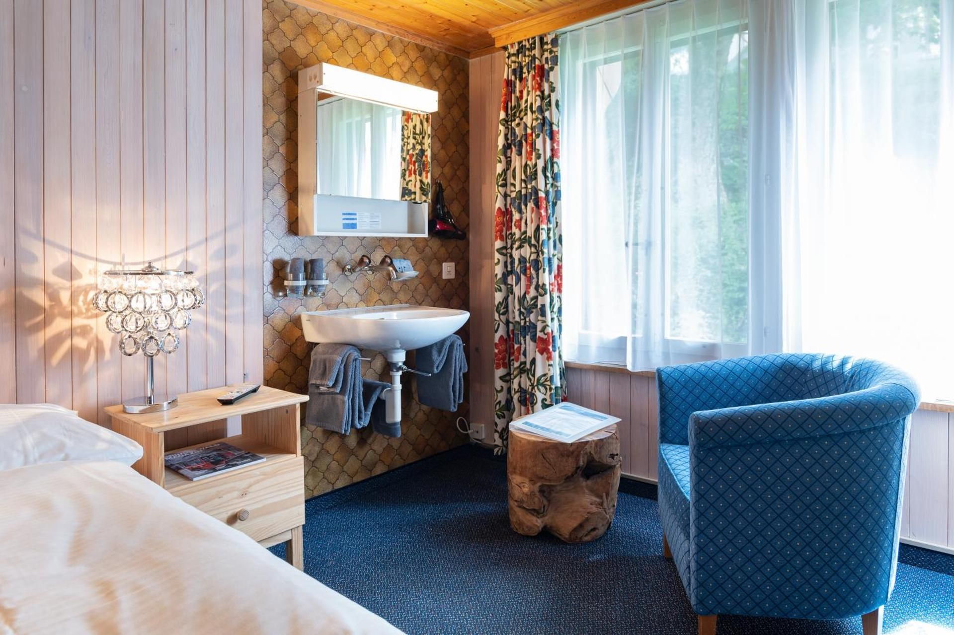 Basic Plus Double or Twin Room with Shared Bathroom