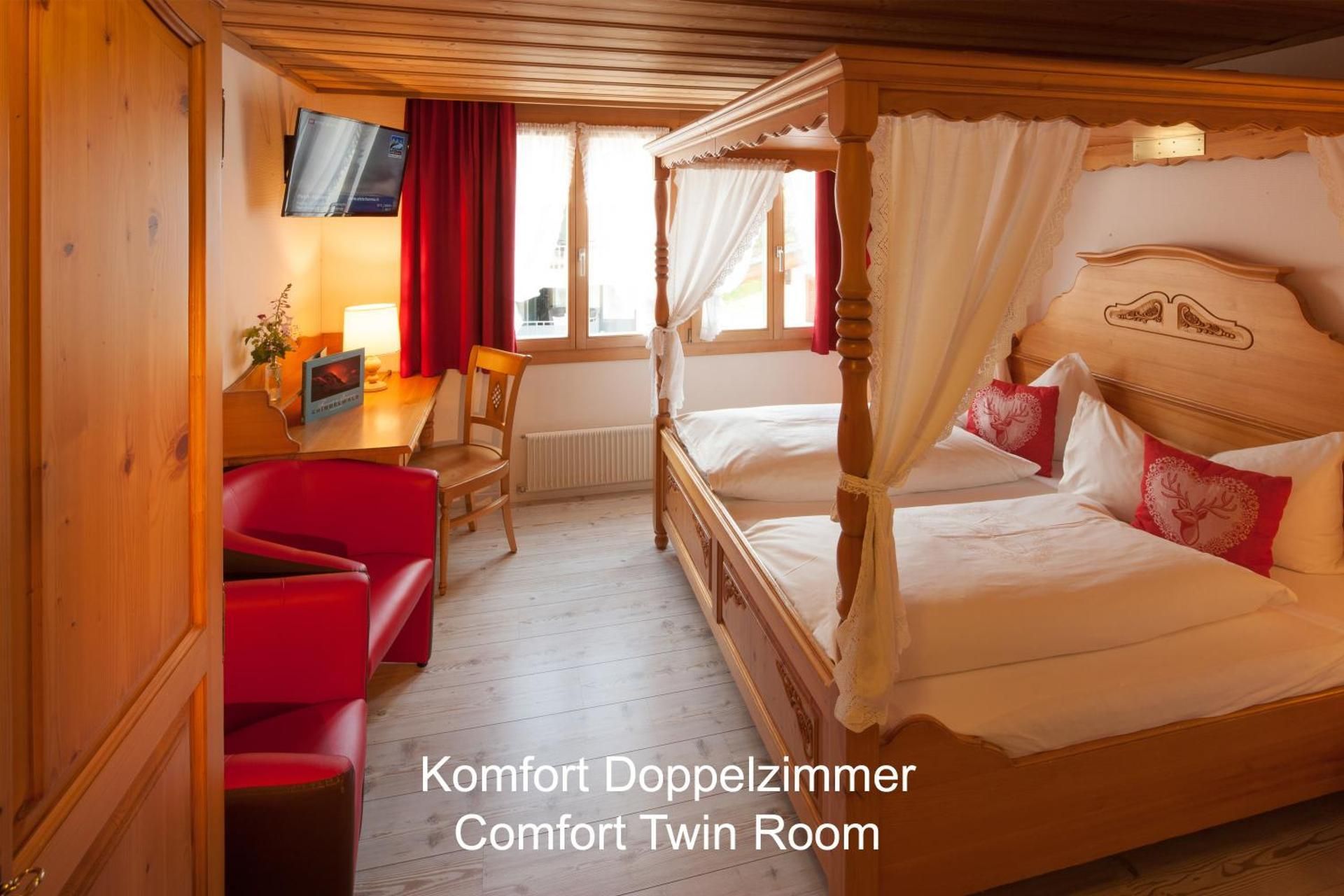 Comfort Double Room with Balcony and Mountain View