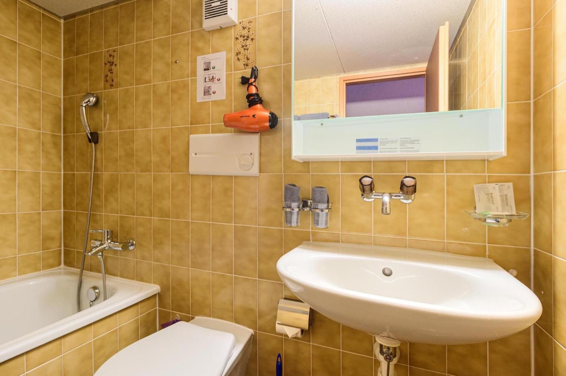 Quadruple Room with Private Bathroom