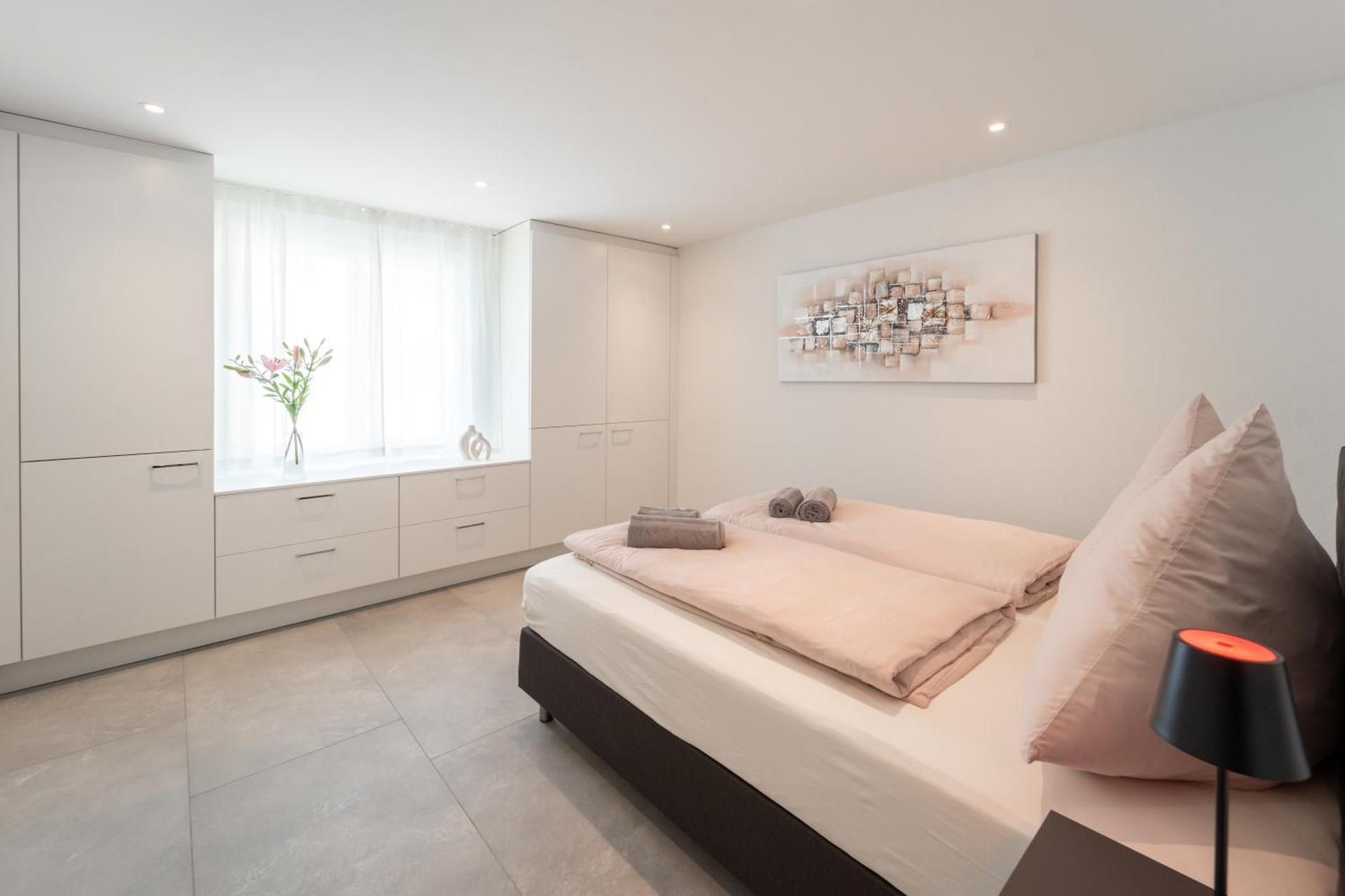 One-Bedroom Apartment with Balcony