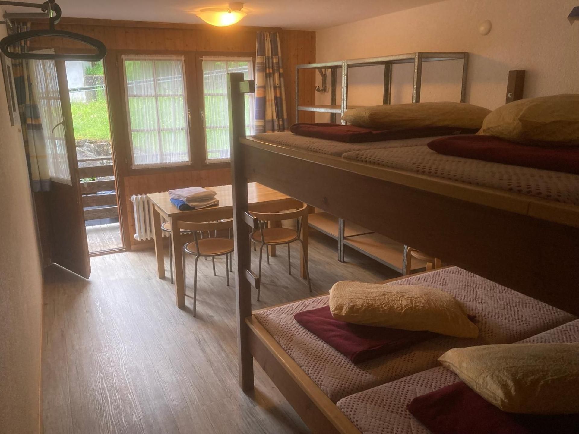 Sextuple Room Hostel with Shared Bathroom